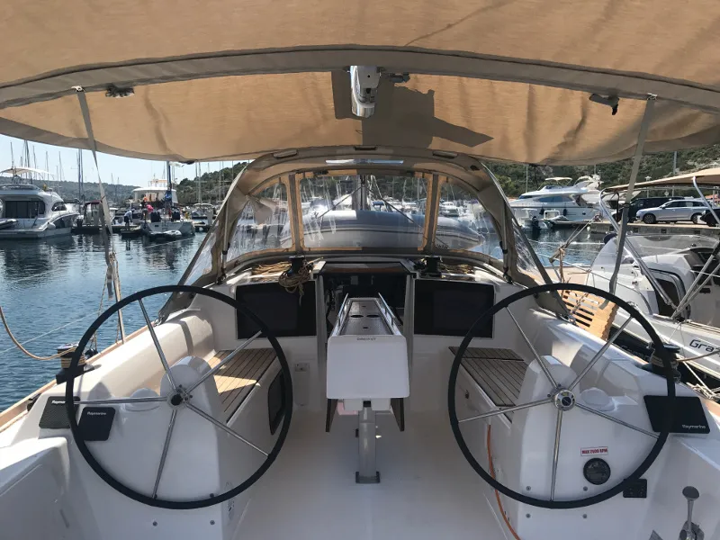 Dufour 310 Grand Large MIO — jachtfoto 6