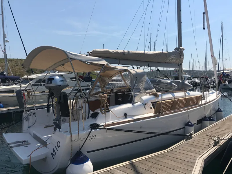 Dufour 310 Grand Large MIO — jachtfoto 9
