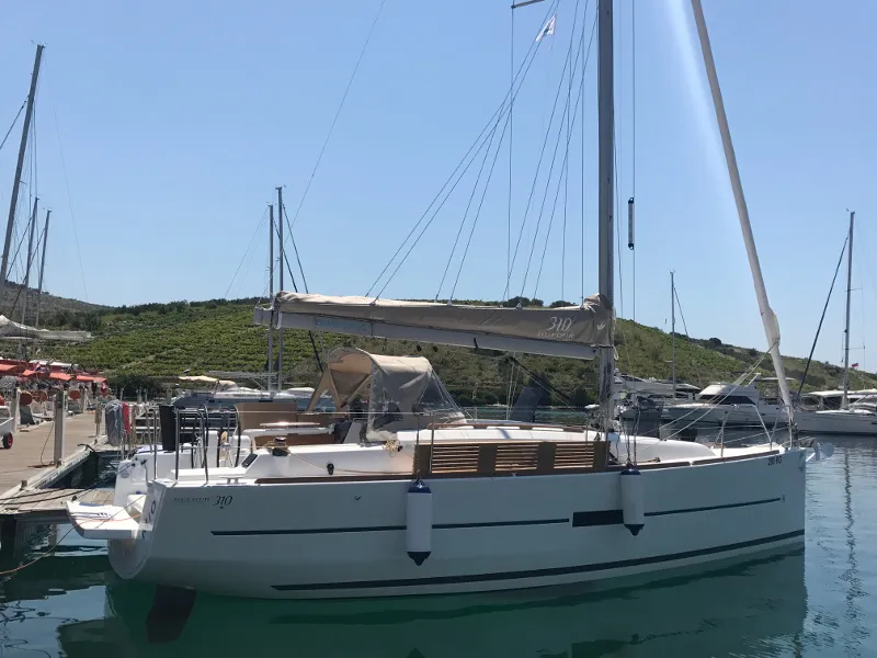 Dufour 310 Grand Large MIO — jachtfoto 5