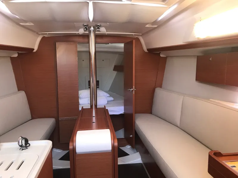 Dufour 310 Grand Large MIO — jachtfoto 10