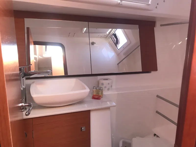 Dufour 310 Grand Large MIO — jachtfoto 13