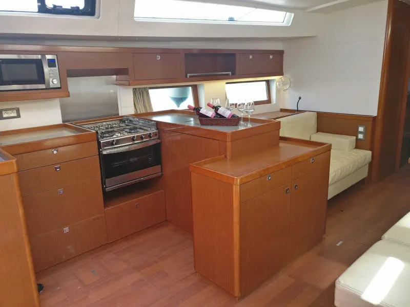Oceanis 55 LUCKY TRADER — yacht photo 4