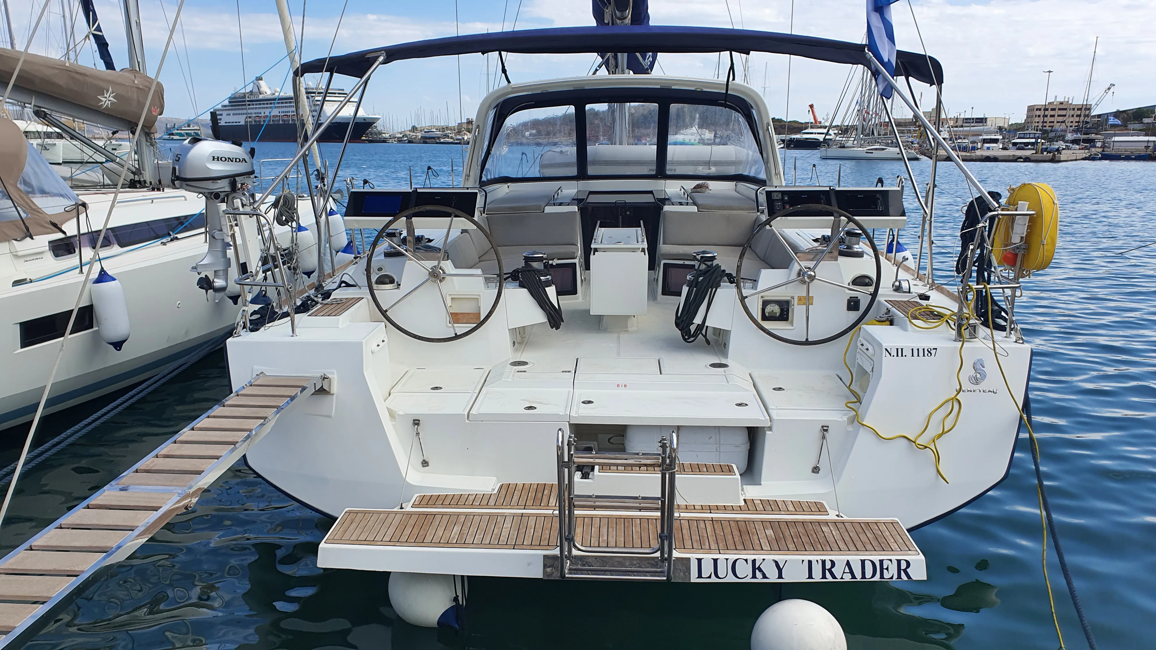 Oceanis 55 LUCKY TRADER — yacht photo 9