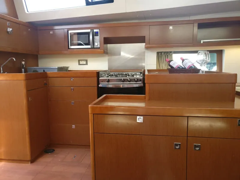 Oceanis 55 LUCKY TRADER — yacht photo 7
