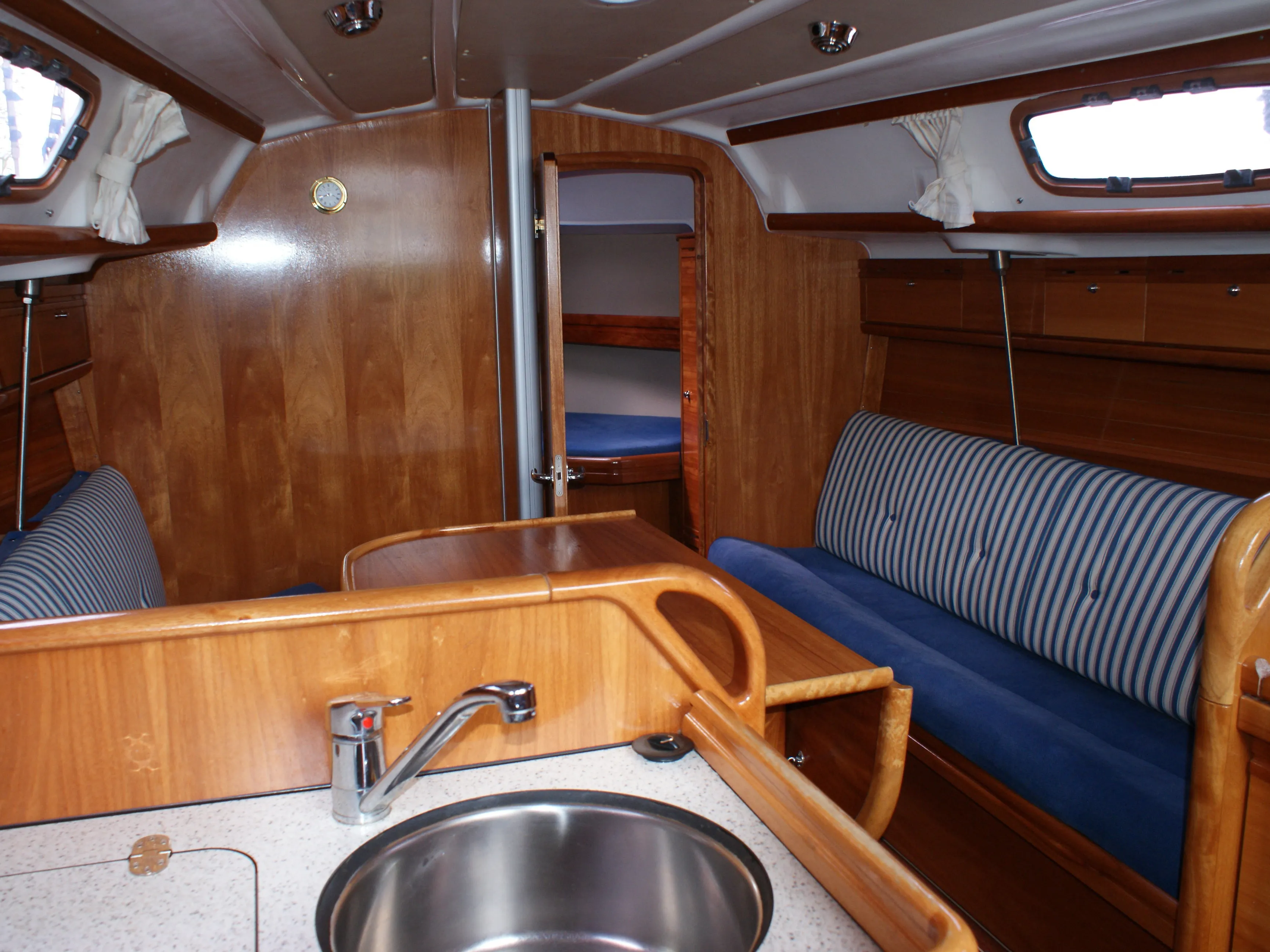 Bavaria 30 Cruiser ANA — fotografia jachty 14