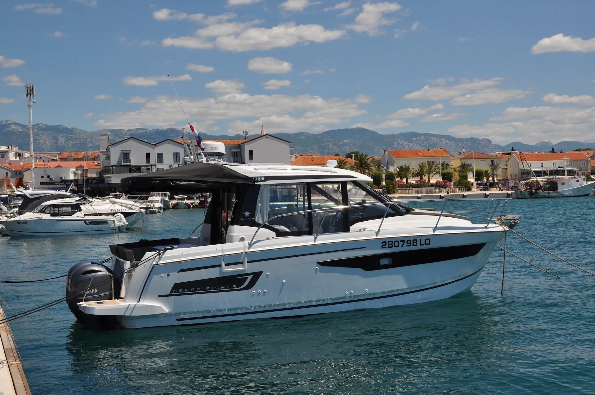 Merry Fisher 895 Ema — yacht photo 4