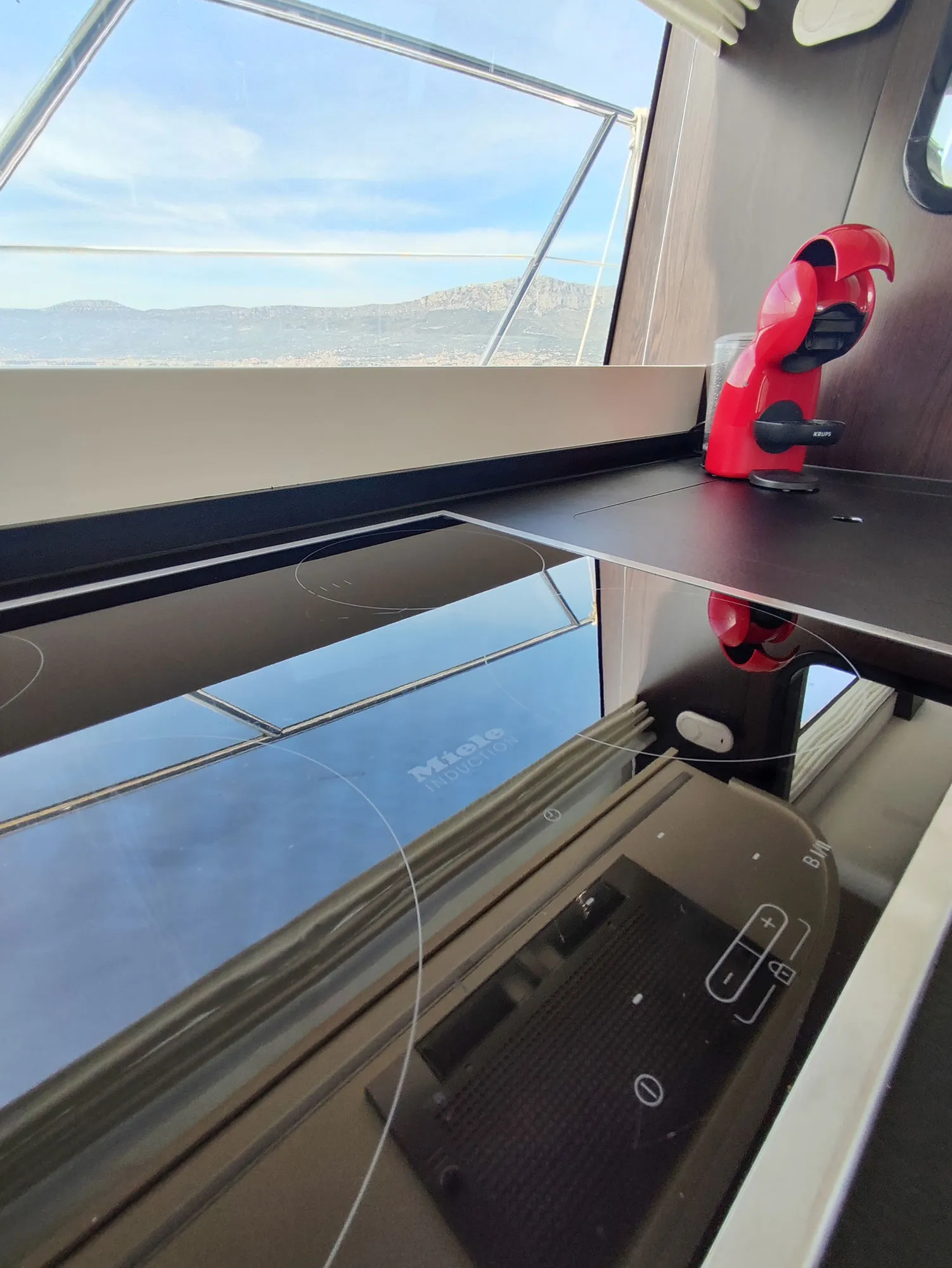 Azimut 55 BE HAPPY — yacht photo 8
