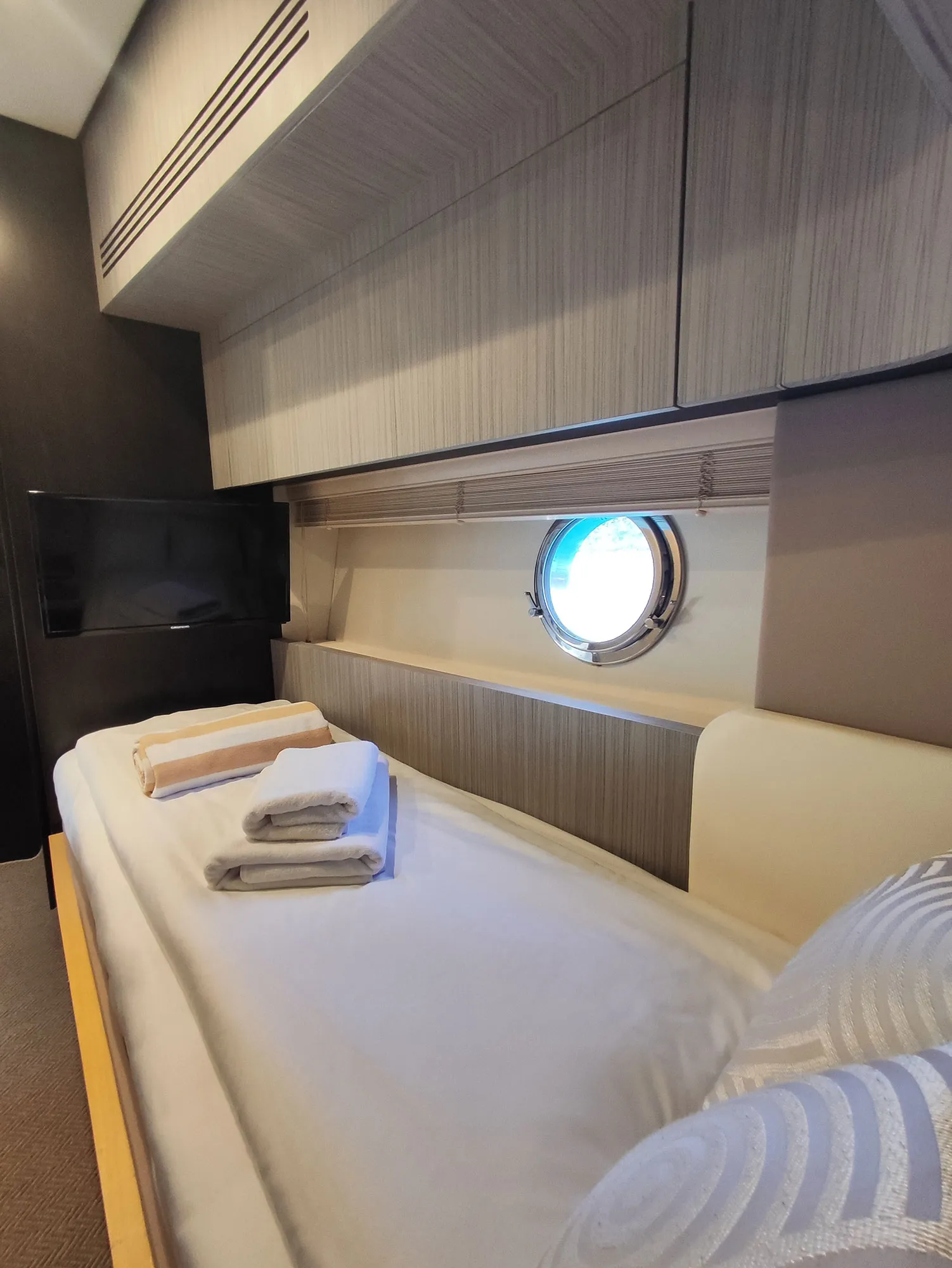 Azimut 55 BE HAPPY — yacht photo 11