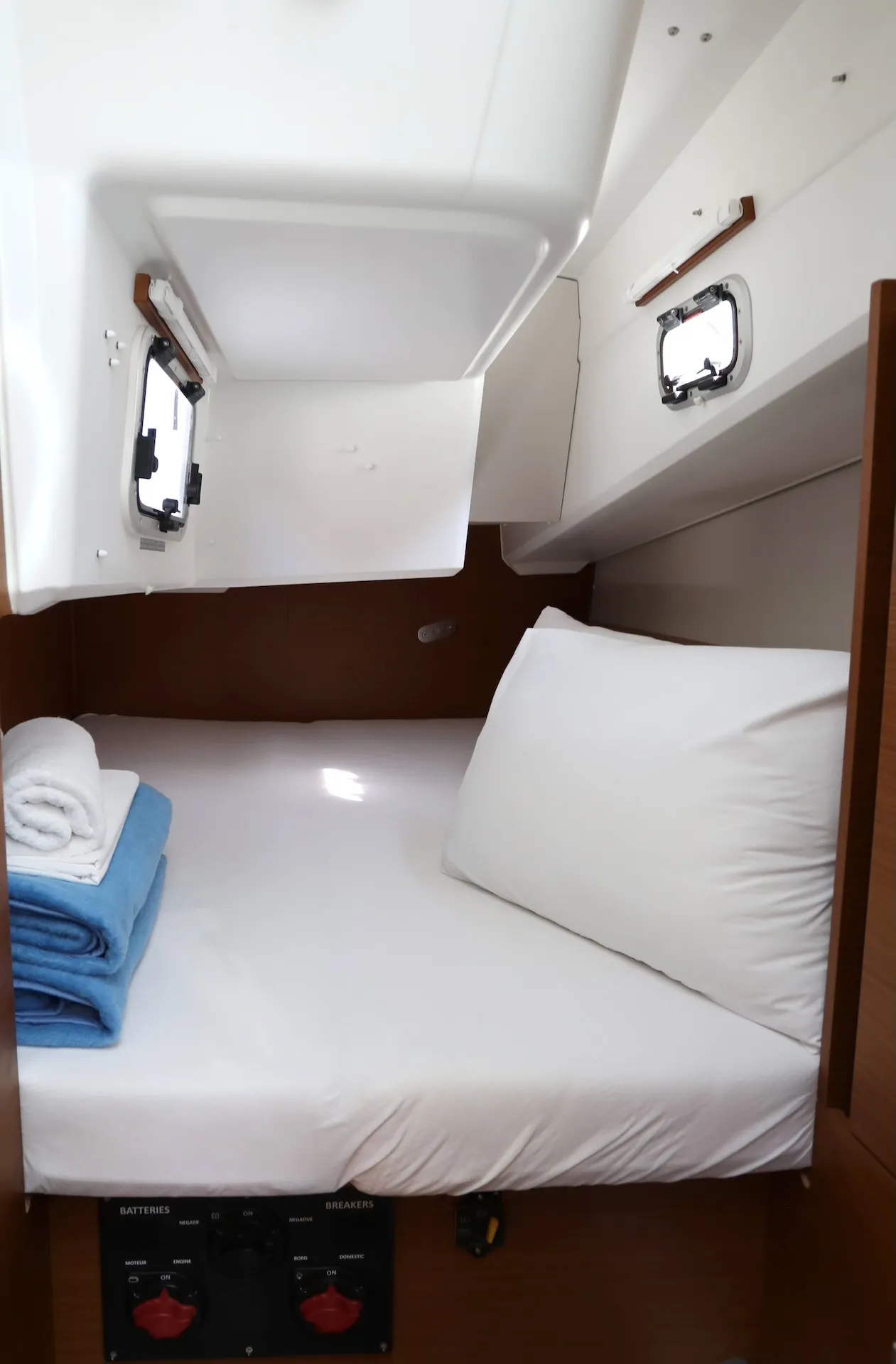 Sun Odyssey 380 Red Kiss — фотография яхты 7
