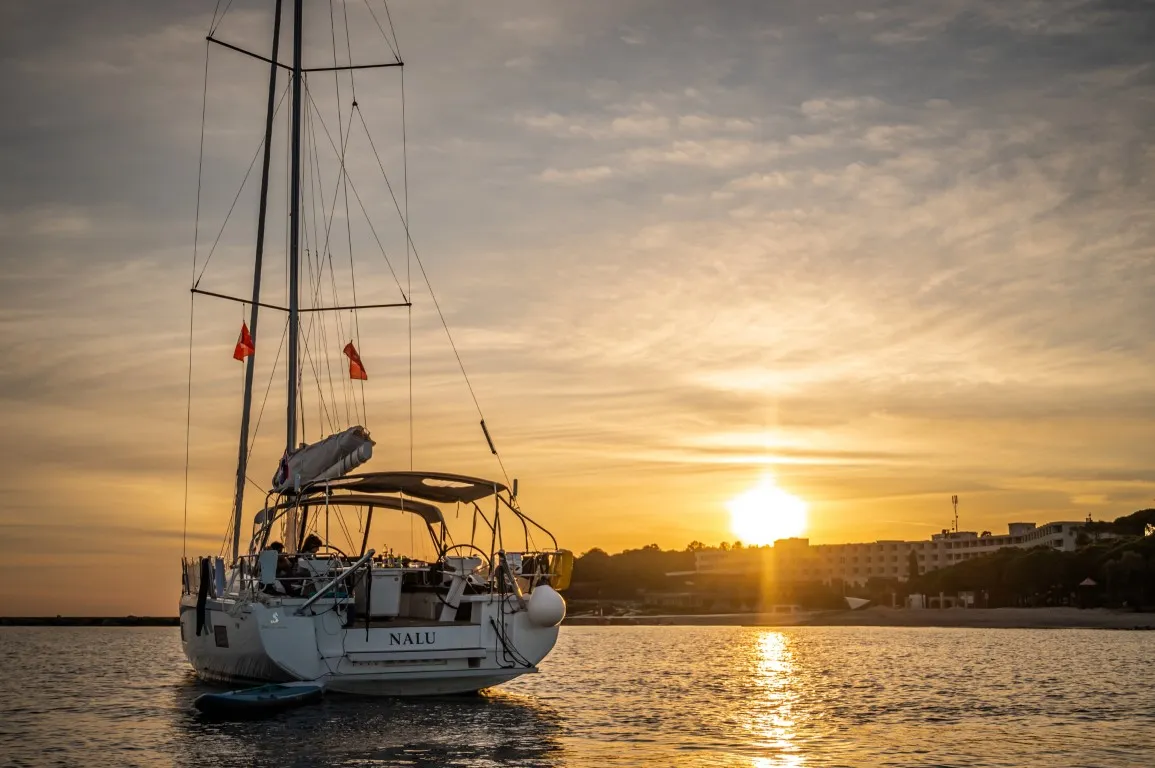 Oceanis 46.1 NALU — jahifoto 2