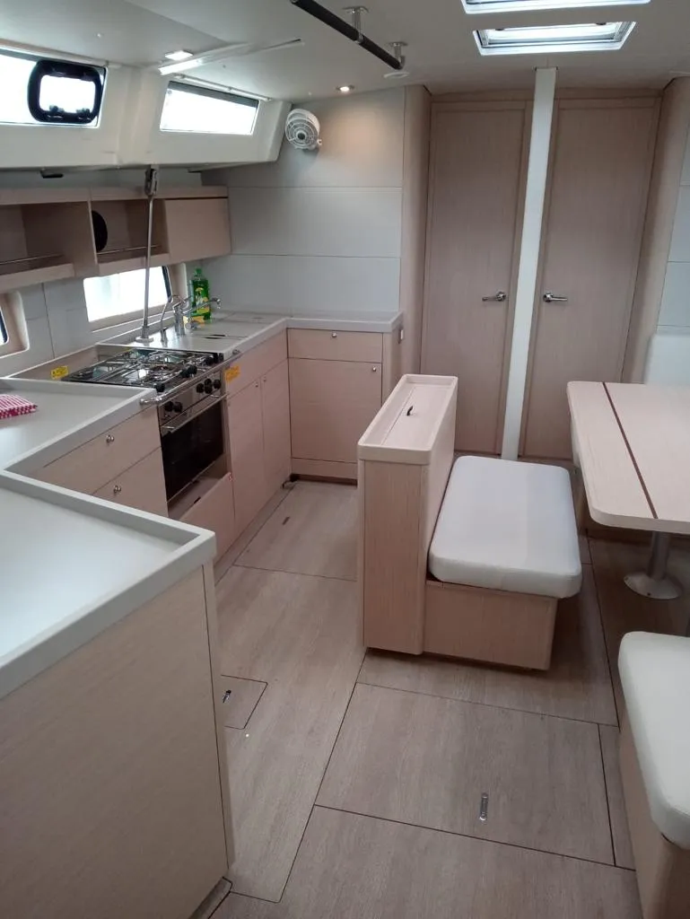 Oceanis 46.1 Skat — фотография яхты 8