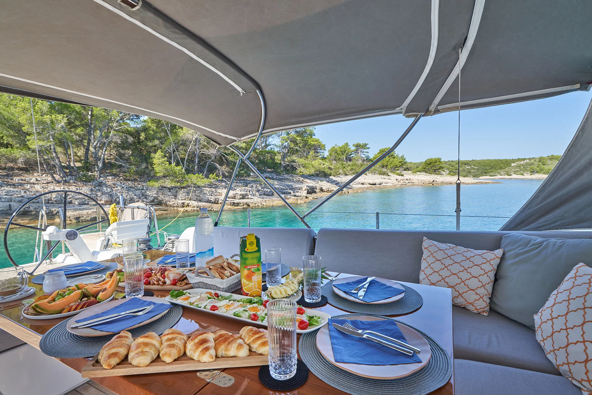 CNB 76 AENEA — yacht photo 8