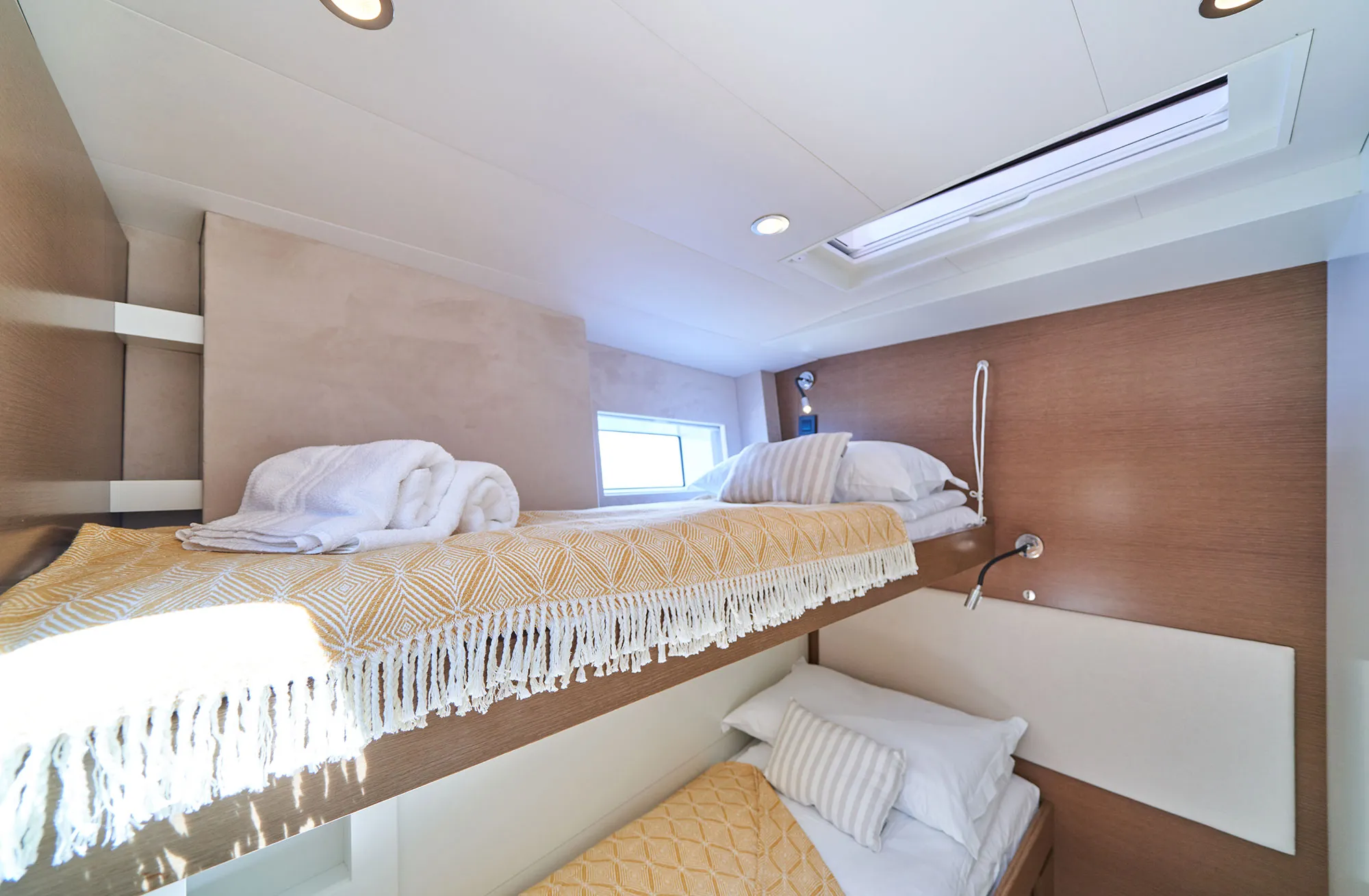CNB 76 AENEA — yacht photo 9