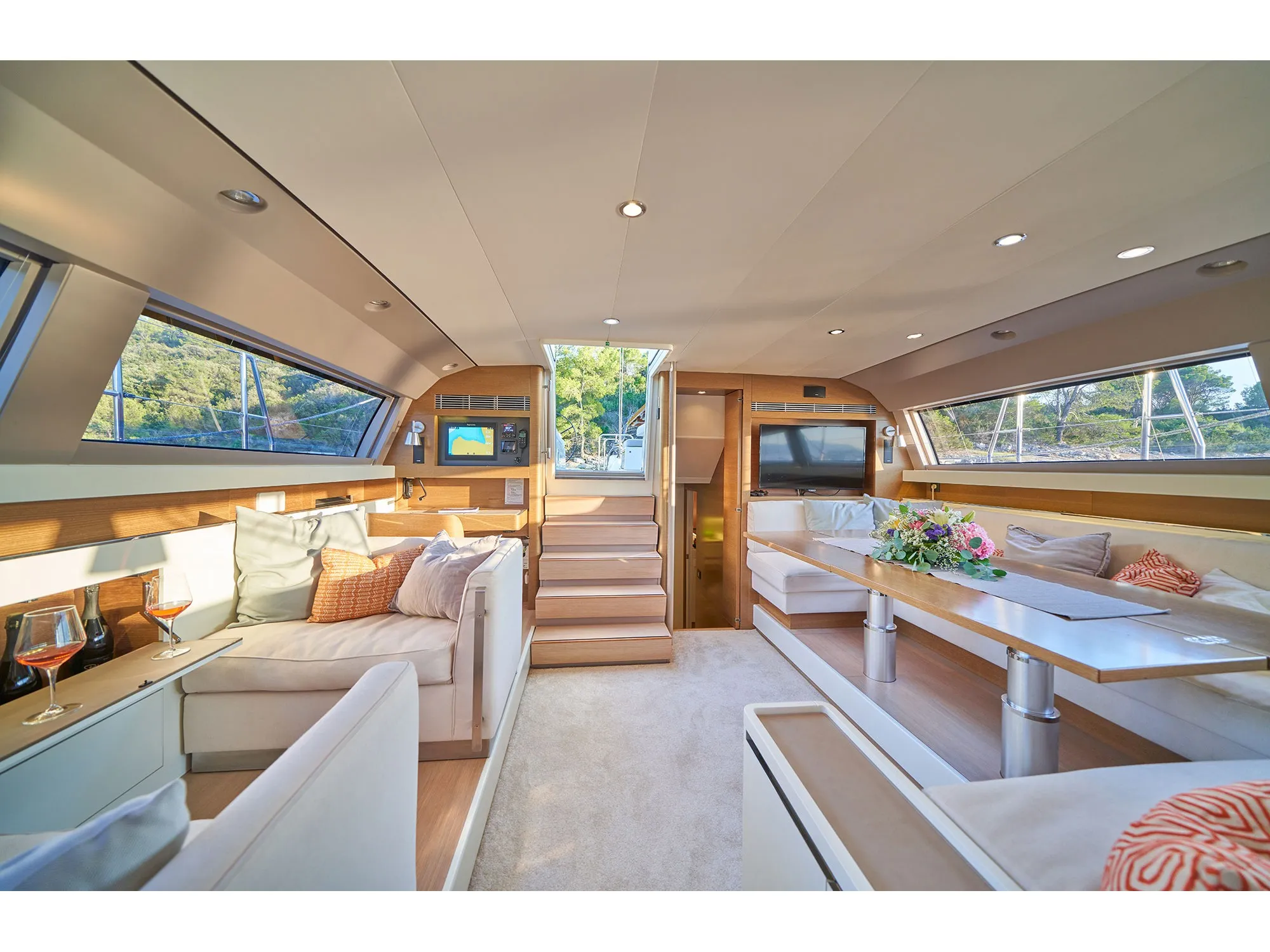 CNB 76 AENEA — yacht photo 18