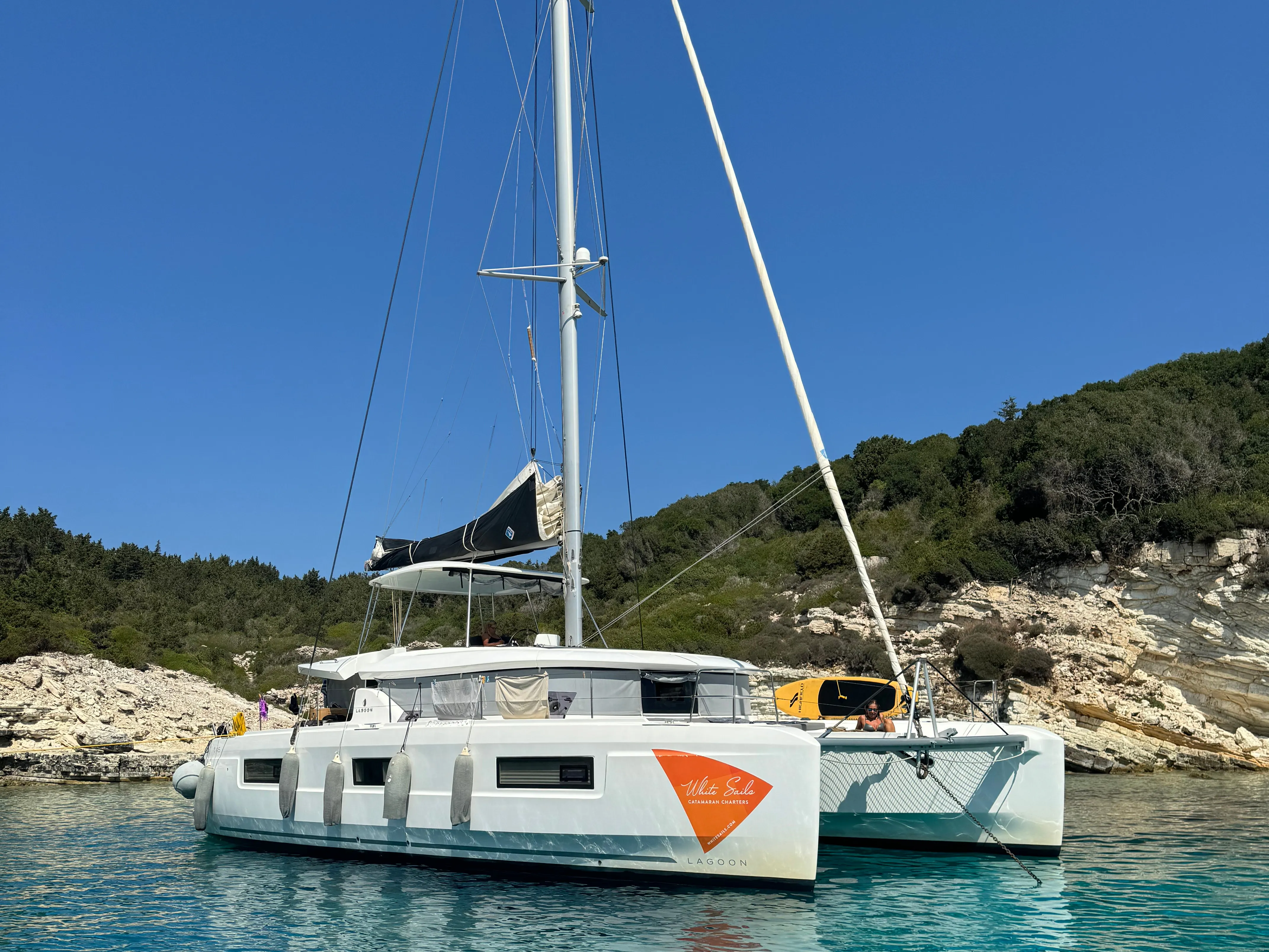 Lagoon 46 Selene | A/C generator watermaker — foto dello yacht n. 1