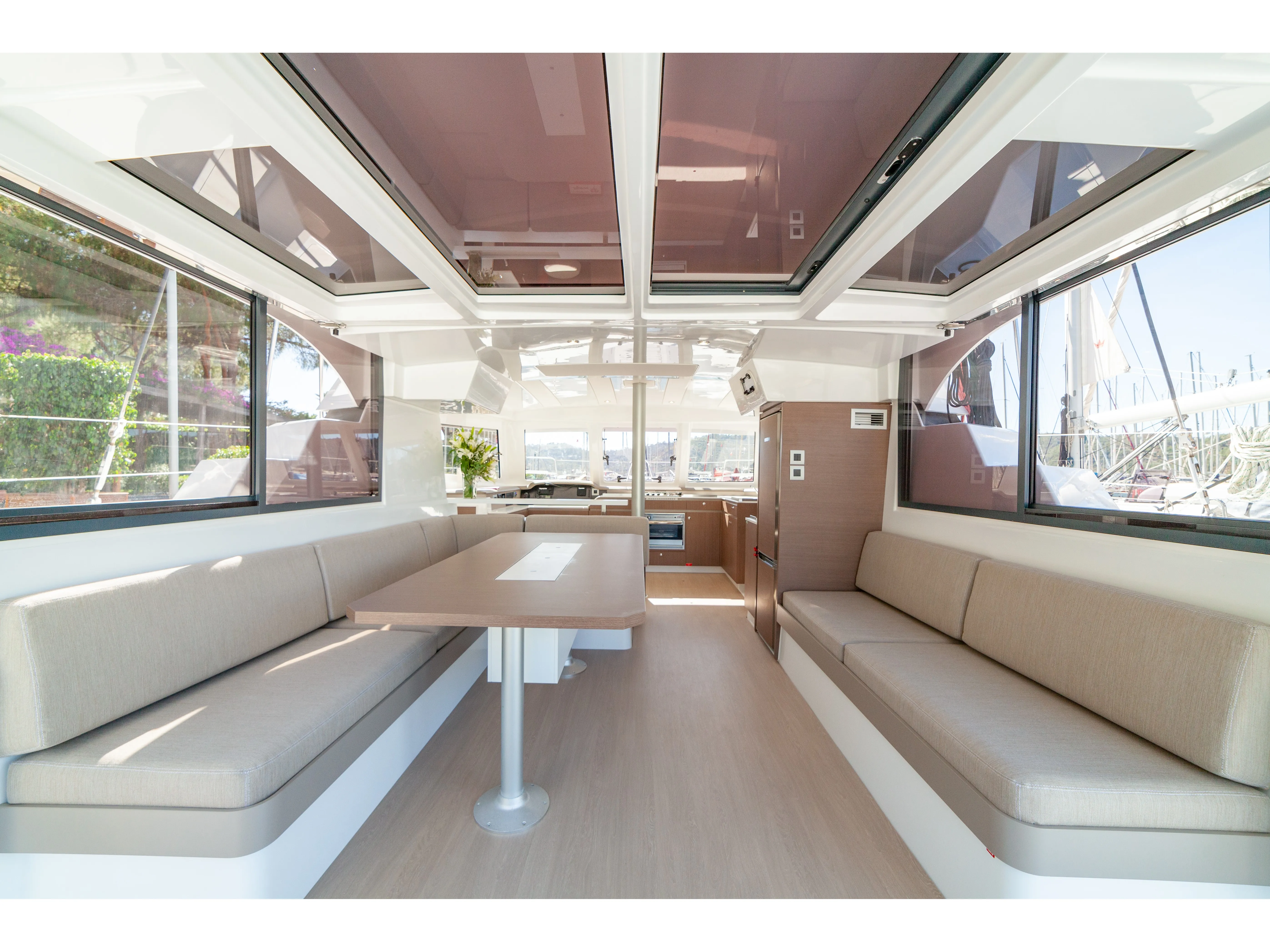 Bali Catspace Sail Spica — jachtfoto 2