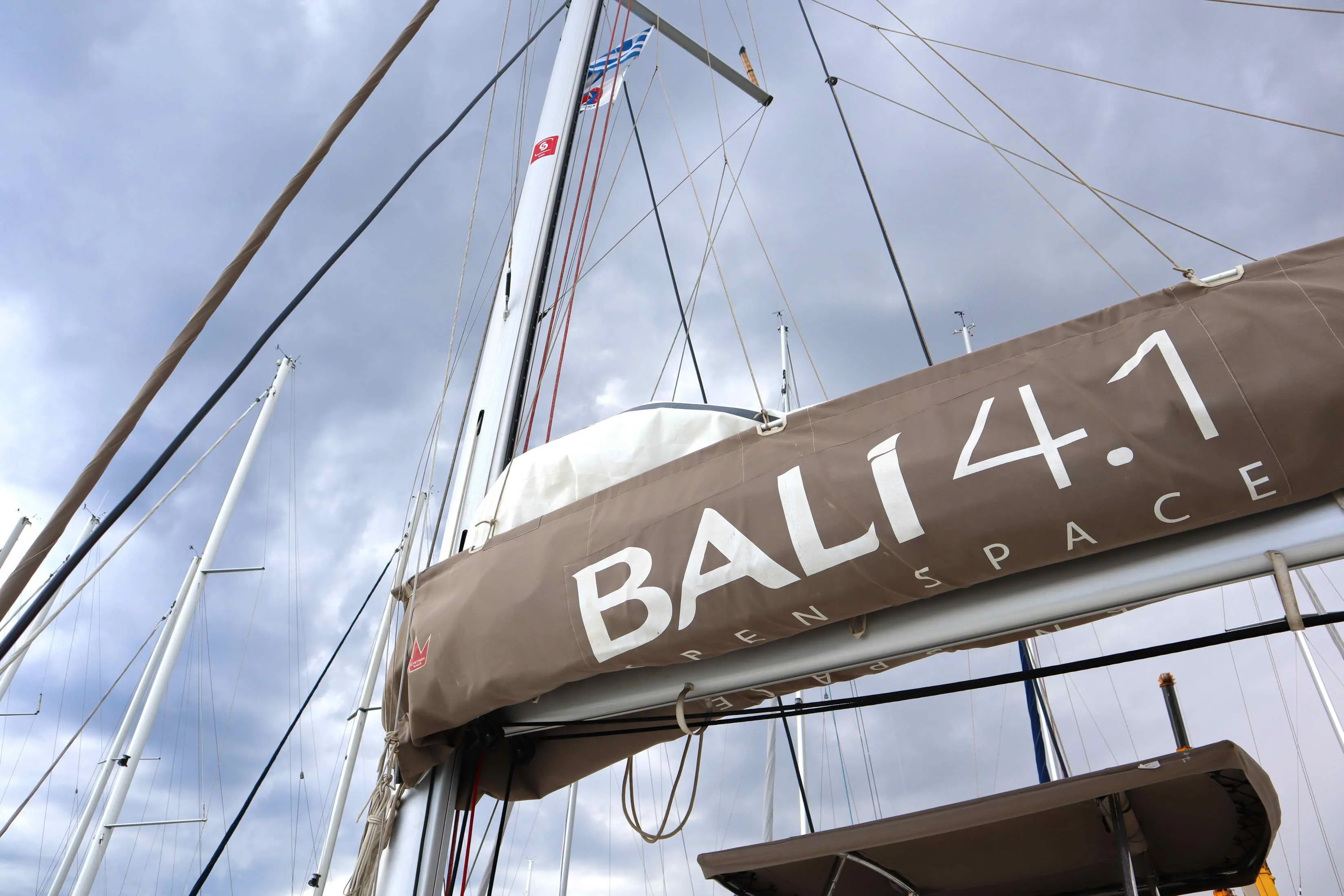 Bali 4.1 MEMORIES — фотография яхты 12
