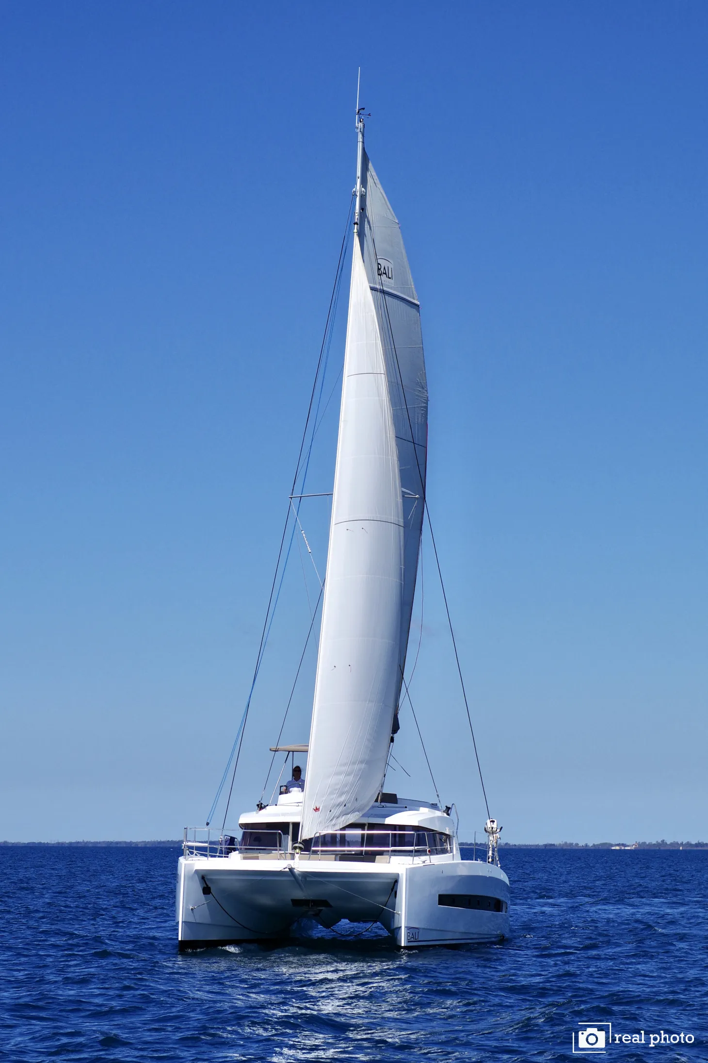 Bali 4.1 WEEsail - Water maker, Solar Panel — jahtikuva 5