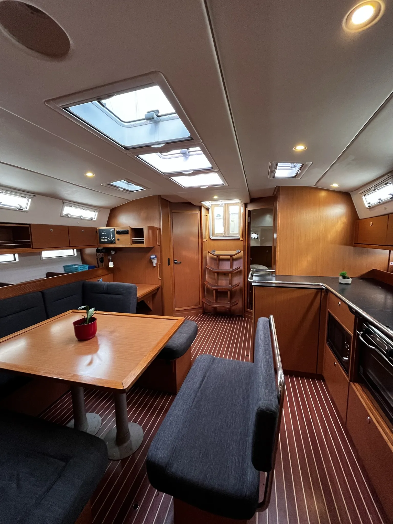 Bavaria Cruiser 45 Gustac — снимка на яхтата 2