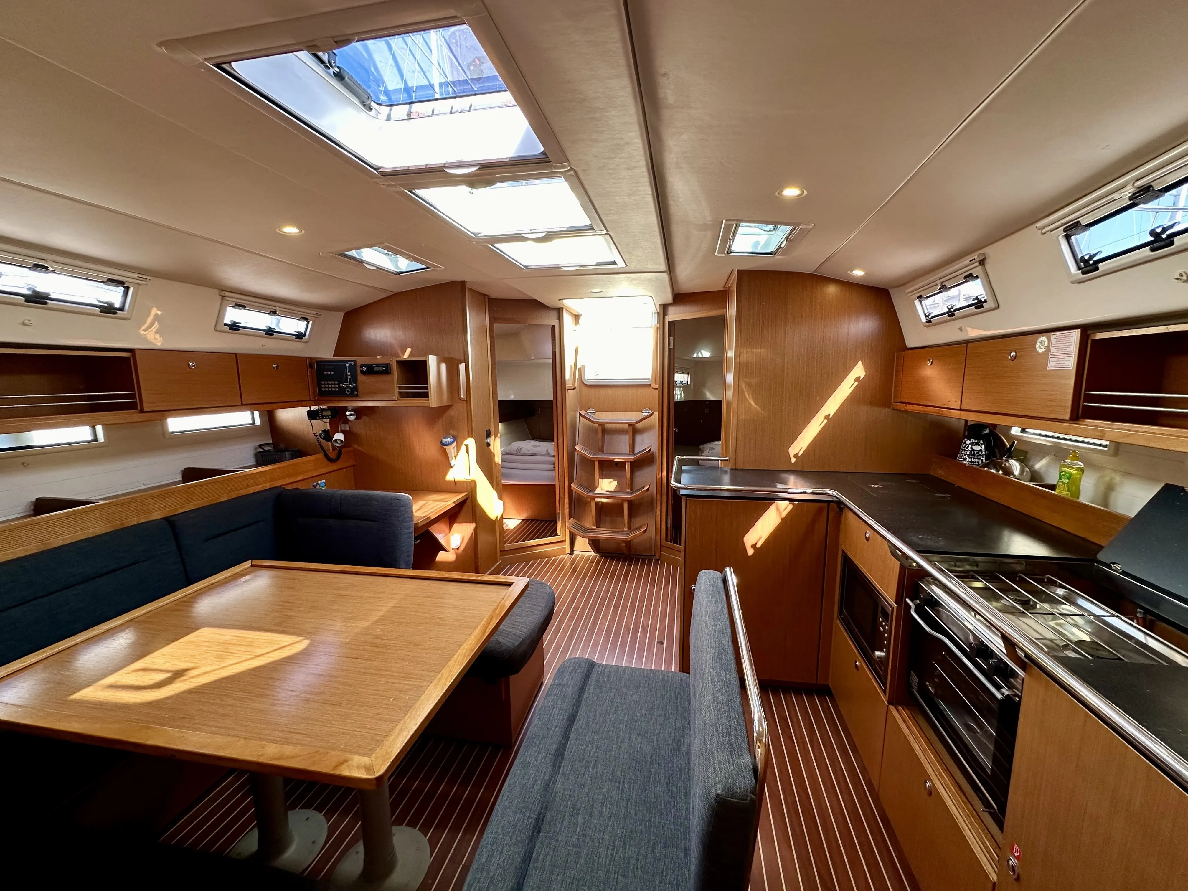 Bavaria Cruiser 45 Lavsa — фотография яхты 18