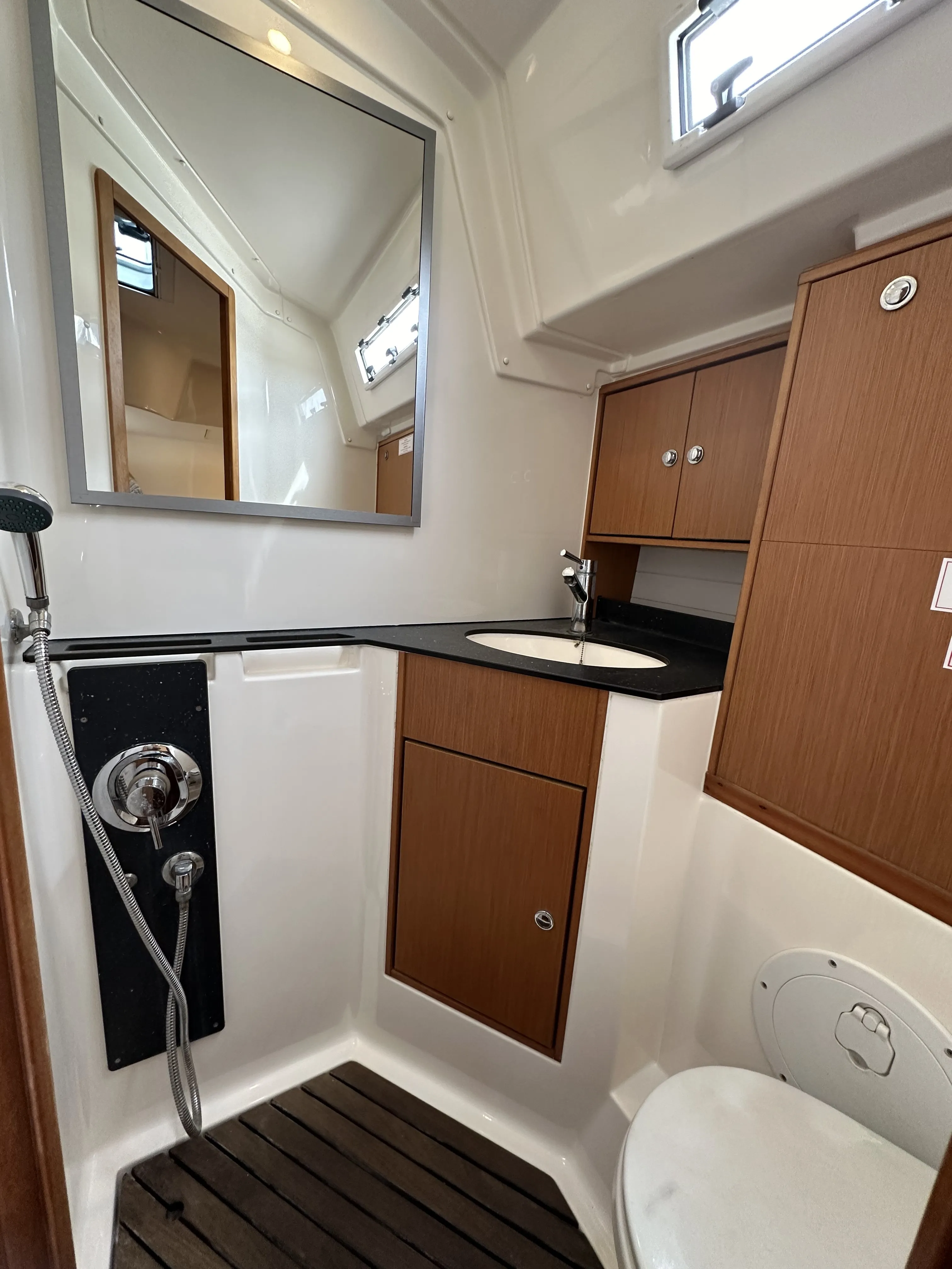 Bavaria Cruiser 45 Lavsa — фотография яхты 14