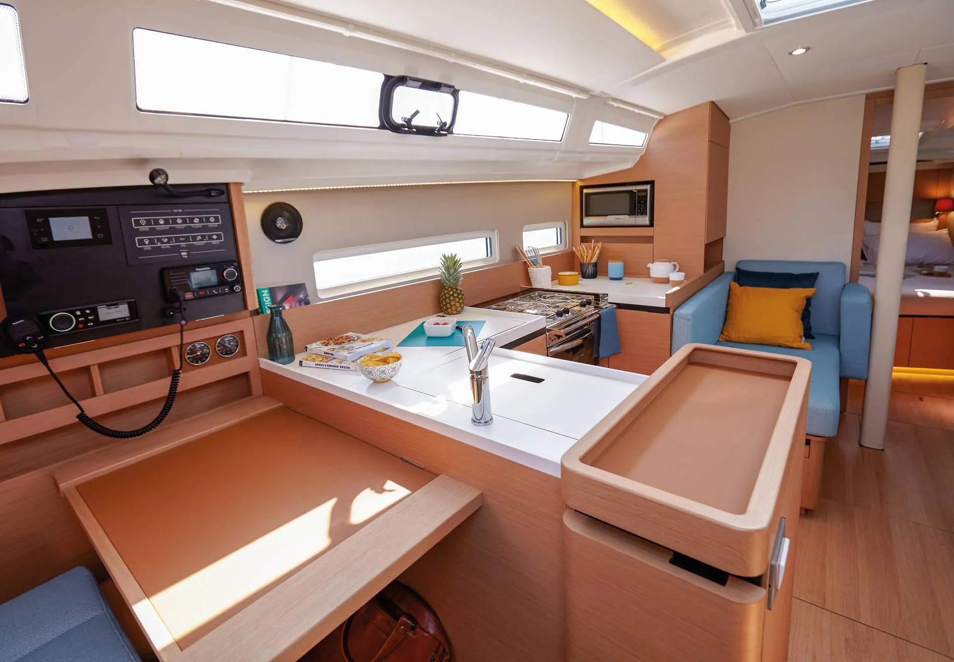Sun Odyssey 410 Intrepida — yacht photo 8