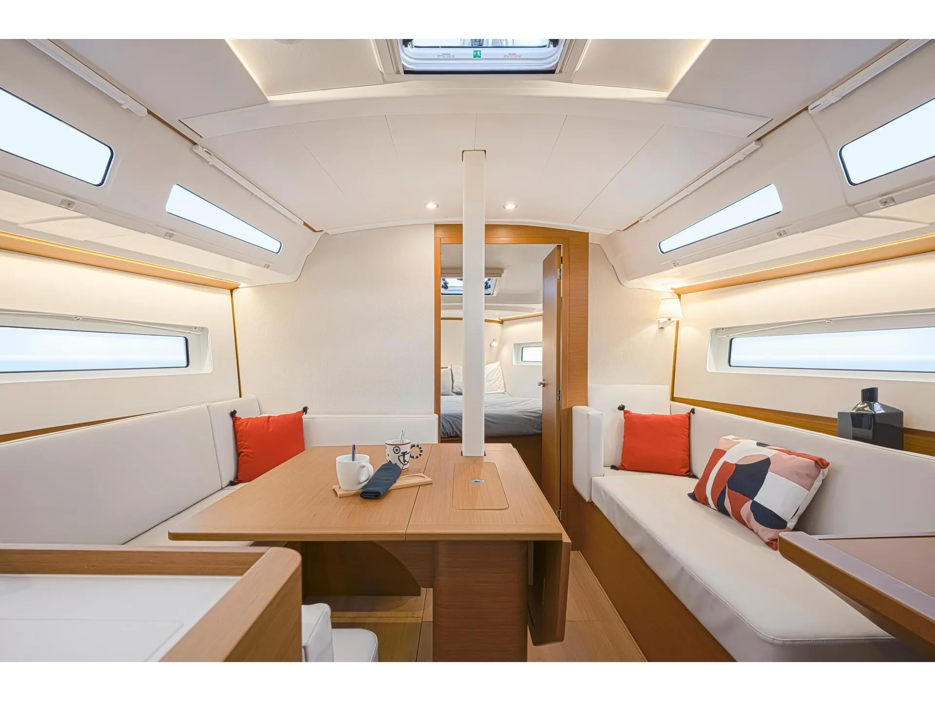 Sun Odyssey 380 Moon Kiss — foto dello yacht n. 2