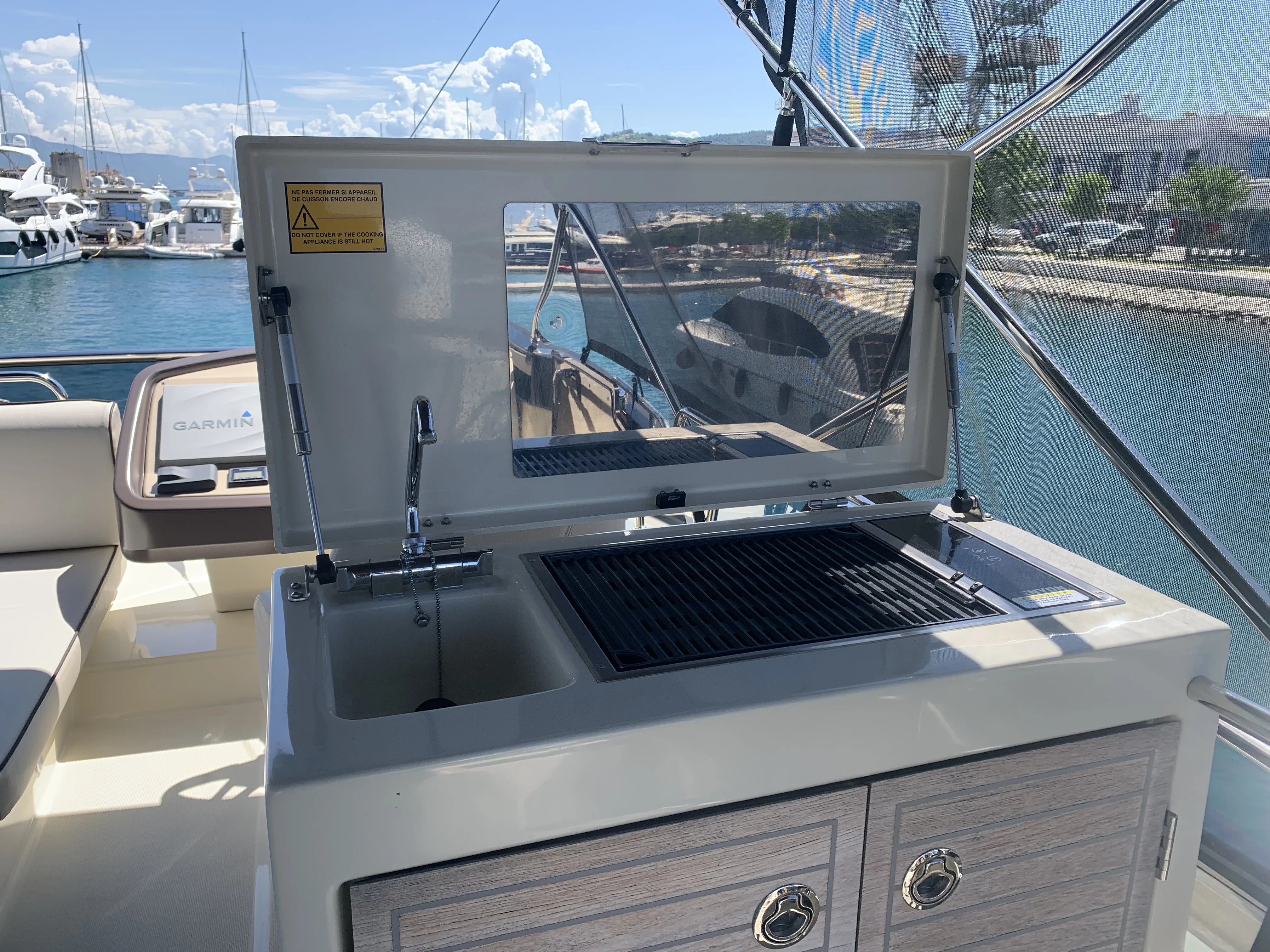 Monte Carlo 5 Sundowner — yacht photo 18