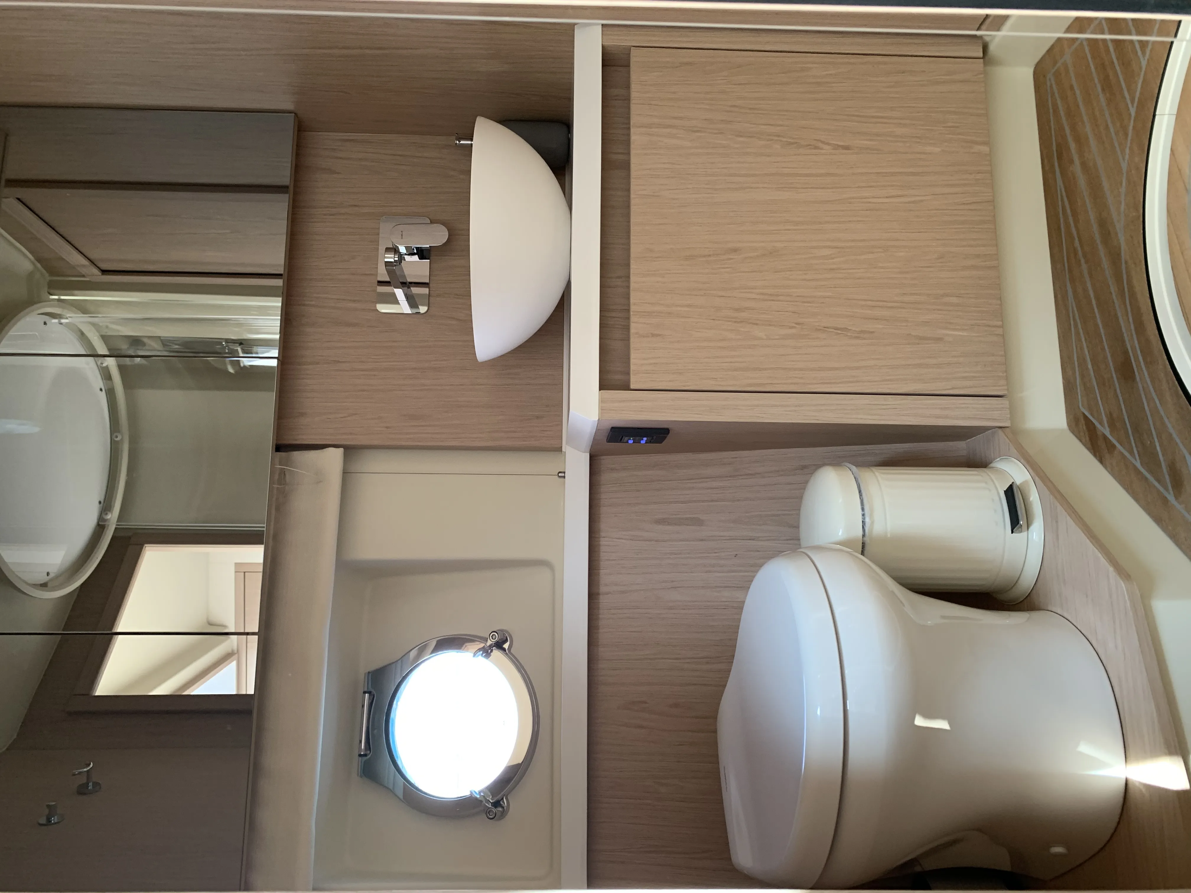 Monte Carlo 5 Sundowner — yacht photo 47