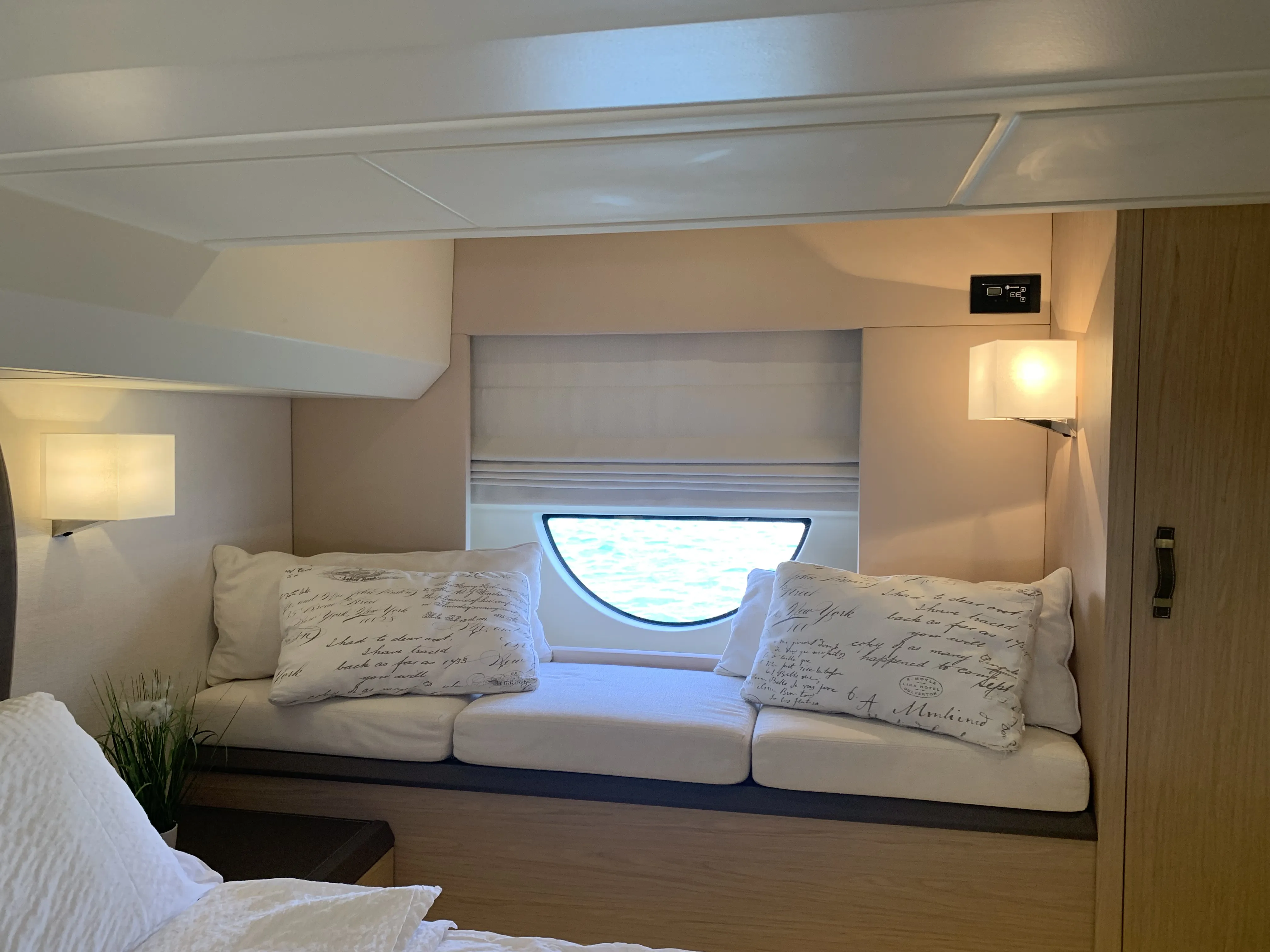 Monte Carlo 5 Sundowner — yacht photo 6