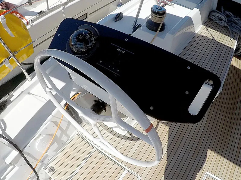 Dufour 470 Avanti — yacht photo 23