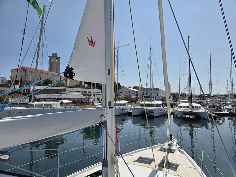 Dufour 44 Vera — фотография яхты 4