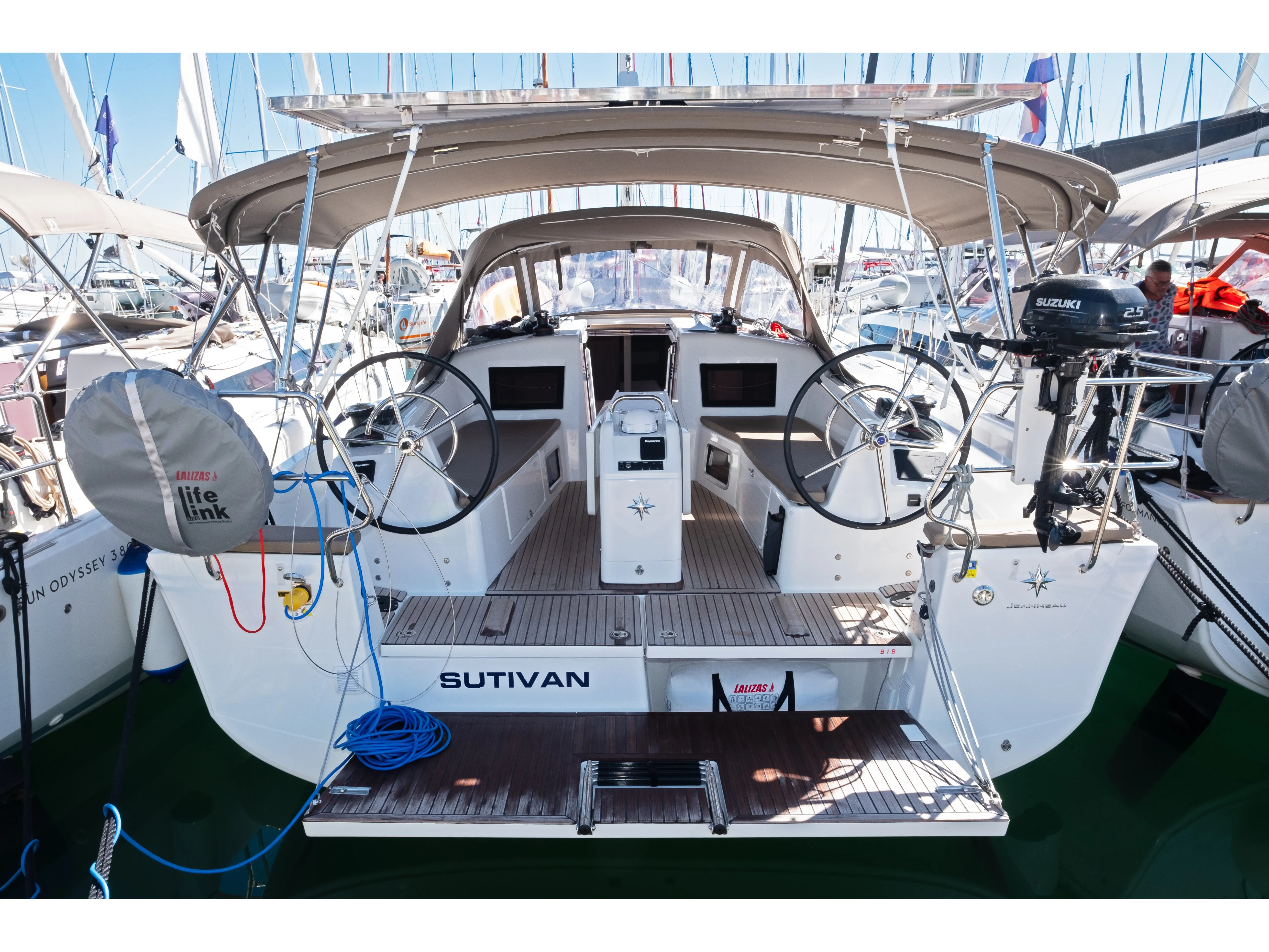 Sun Odyssey 415 Sutivan — yacht photo 1
