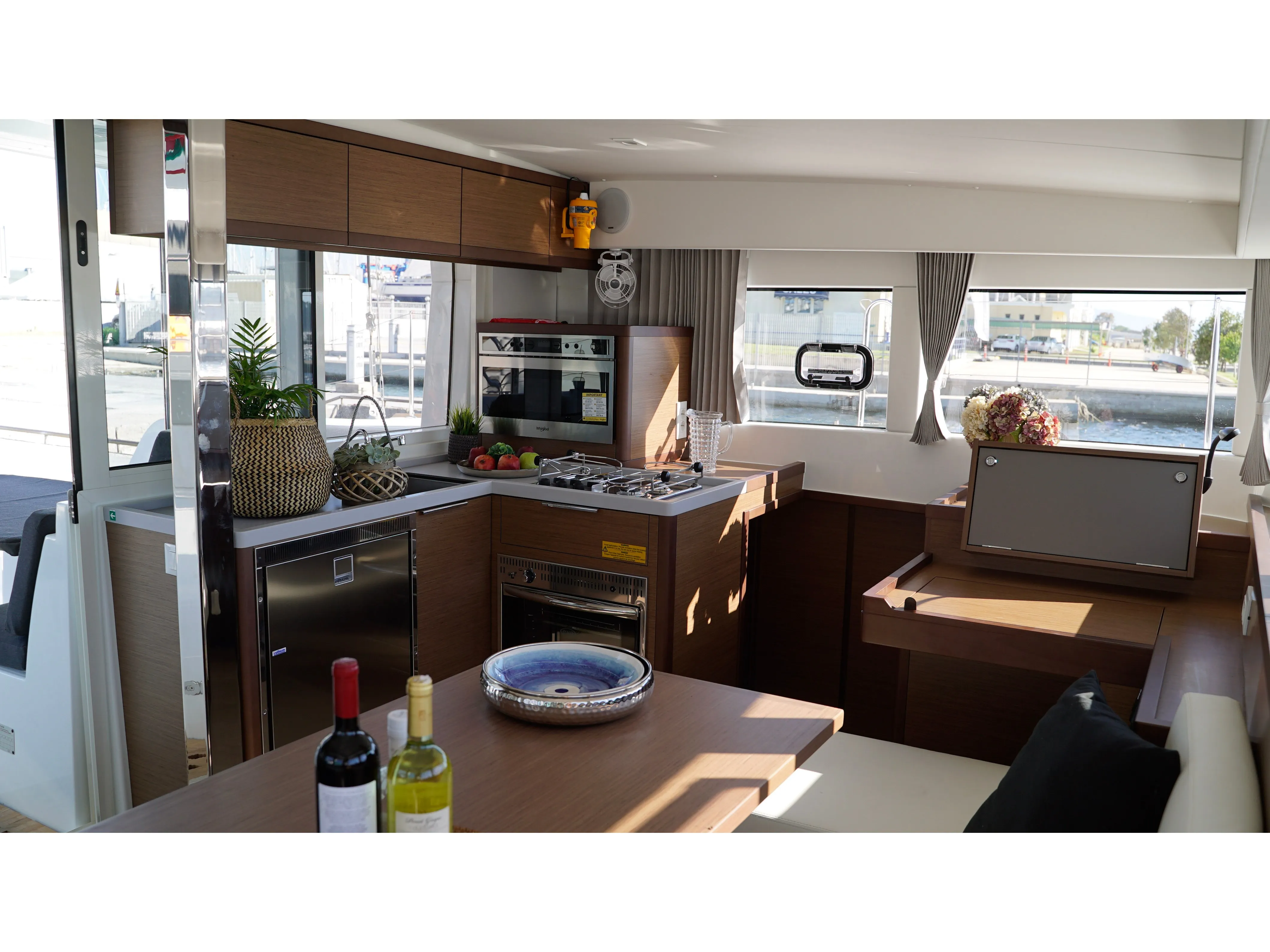 Lagoon 40 AELLO — yacht photo 7