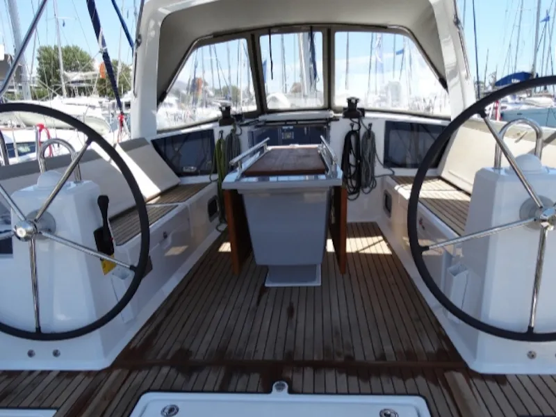 Oceanis 41.1 KOS 41.4 — фотография яхты 10
