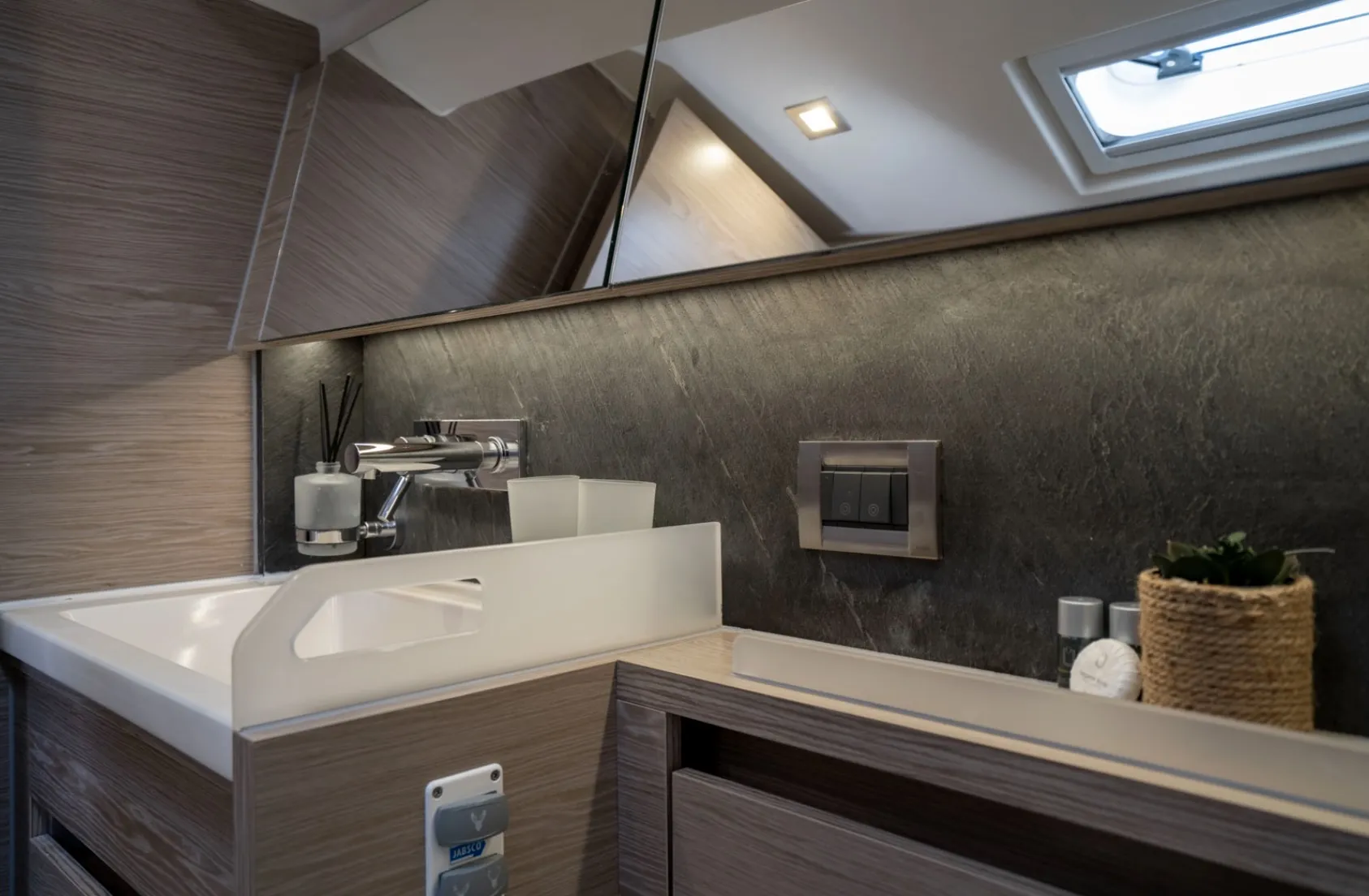 Hanse 548 MILA FELICE — yacht photo 2