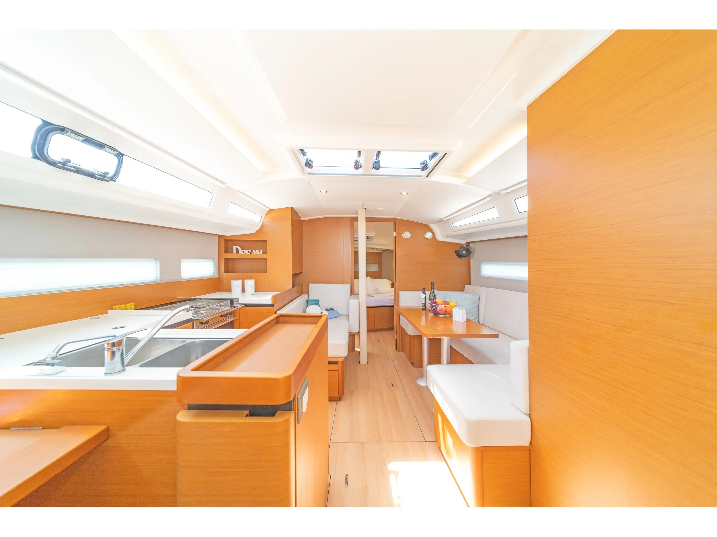 Sun Odyssey 410 Sea Whisper — фотография яхты 3