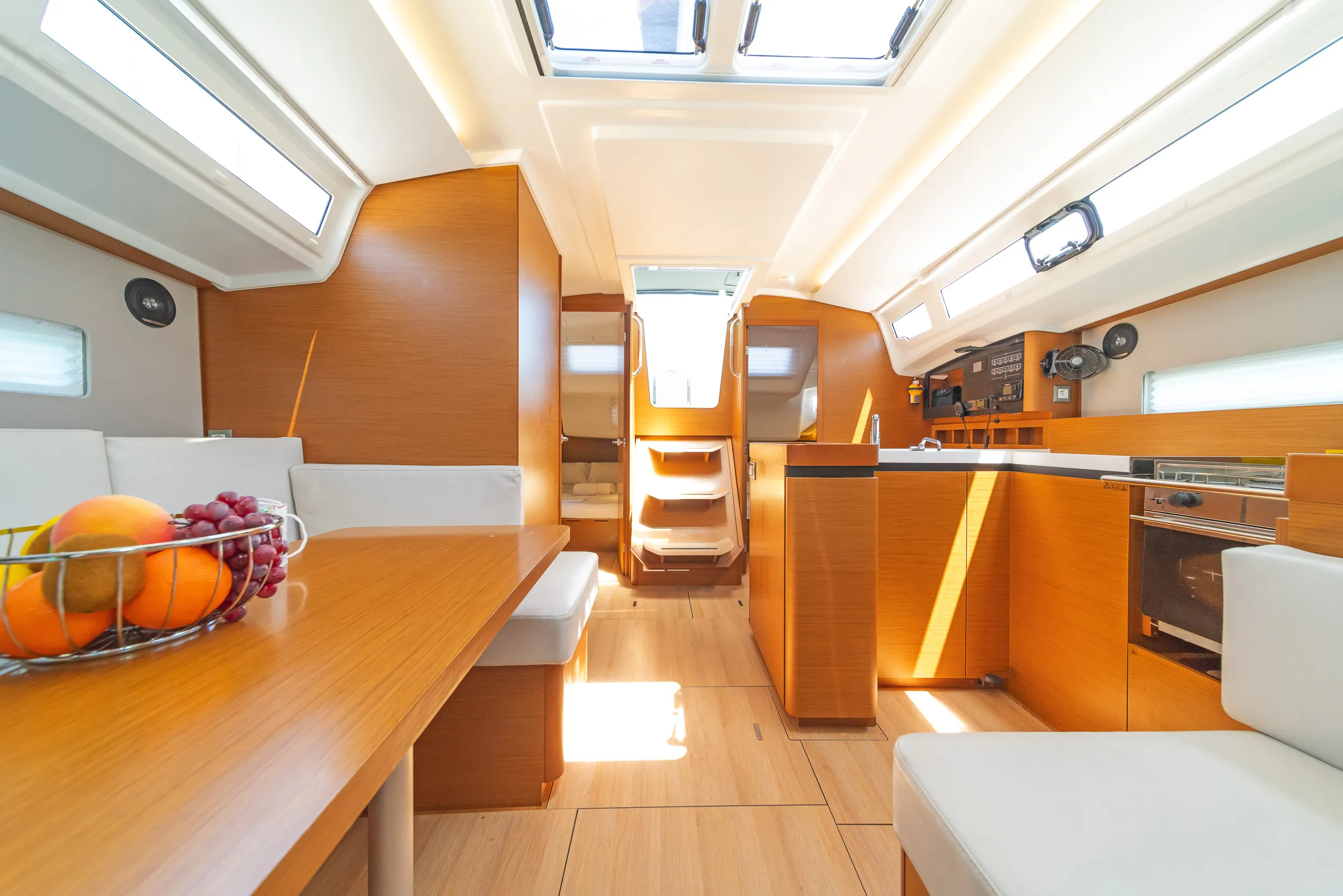 Sun Odyssey 410 Sea Whisper — фотография яхты 14