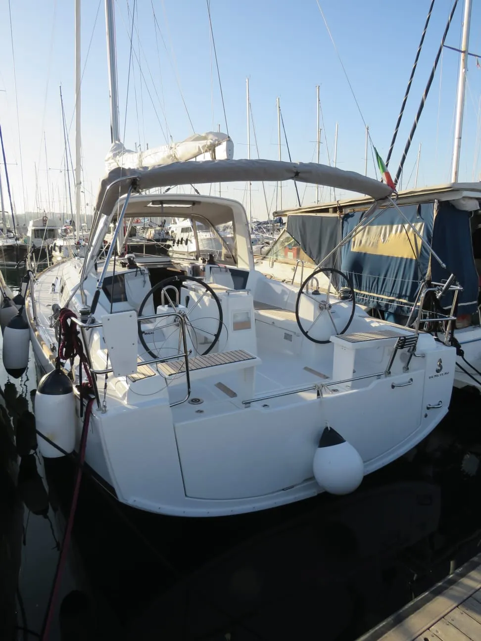 Oceanis 38 Lina — Yachtfoto 2