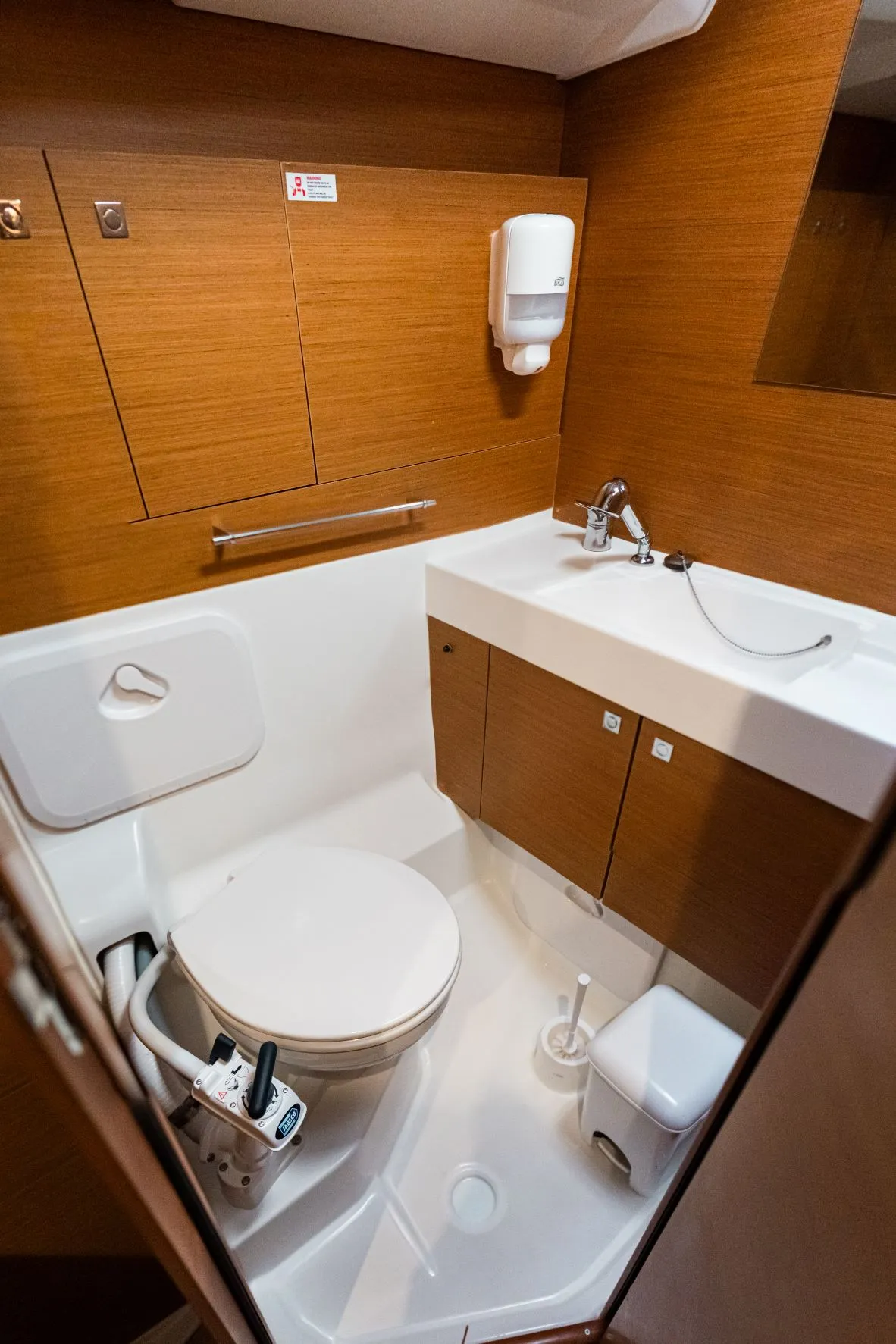 Sun Odyssey 479 FILIPPOS I Boat location in LEFKAS MARINA, D-marin 1 SUP FREE — fotografia jachty 6