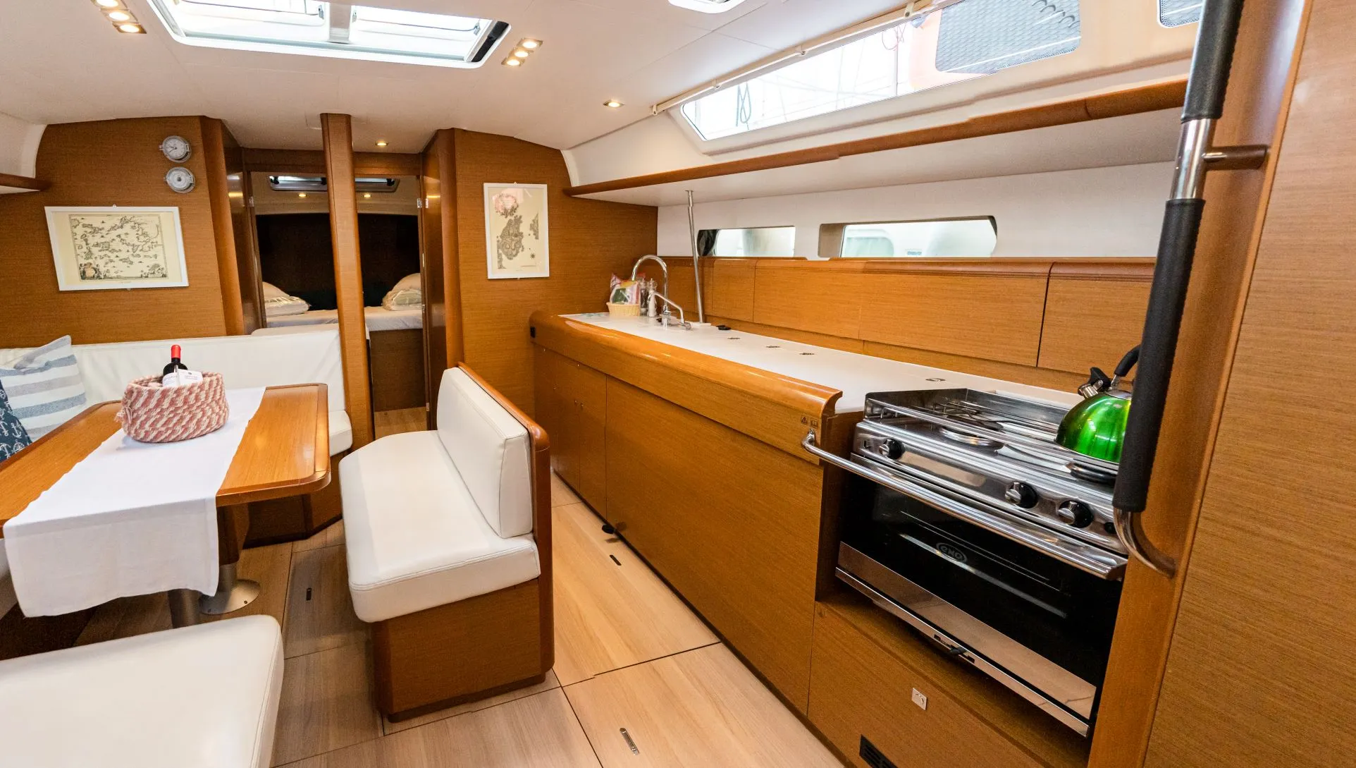 Sun Odyssey 479 FILIPPOS I Boat location in LEFKAS MARINA, D-marin 1 SUP FREE — fotografia jachty 10