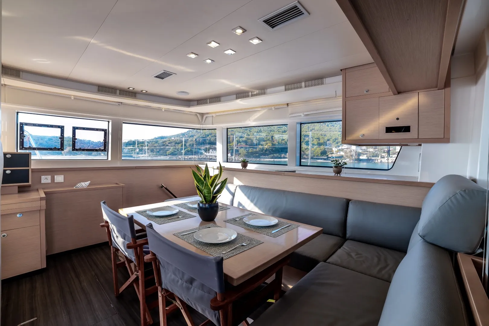 Lagoon 52 White Pearl — jahtikuva 2