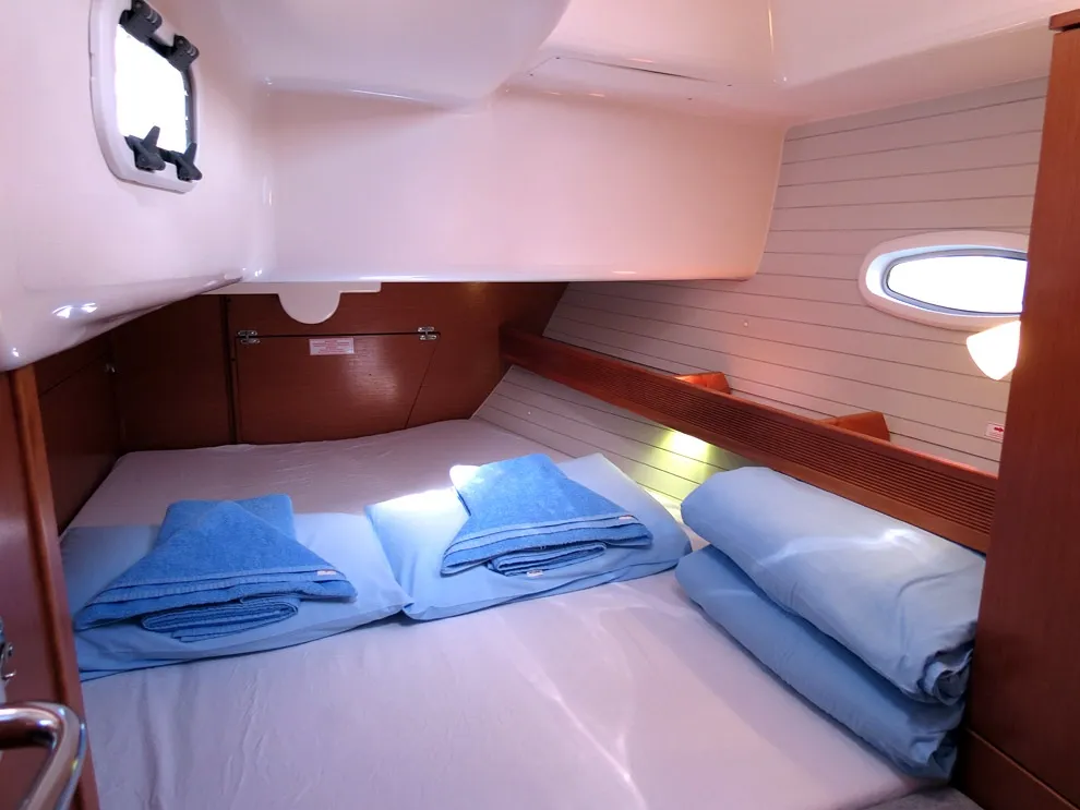 Bavaria 43 Cruiser — jahtikuva 3