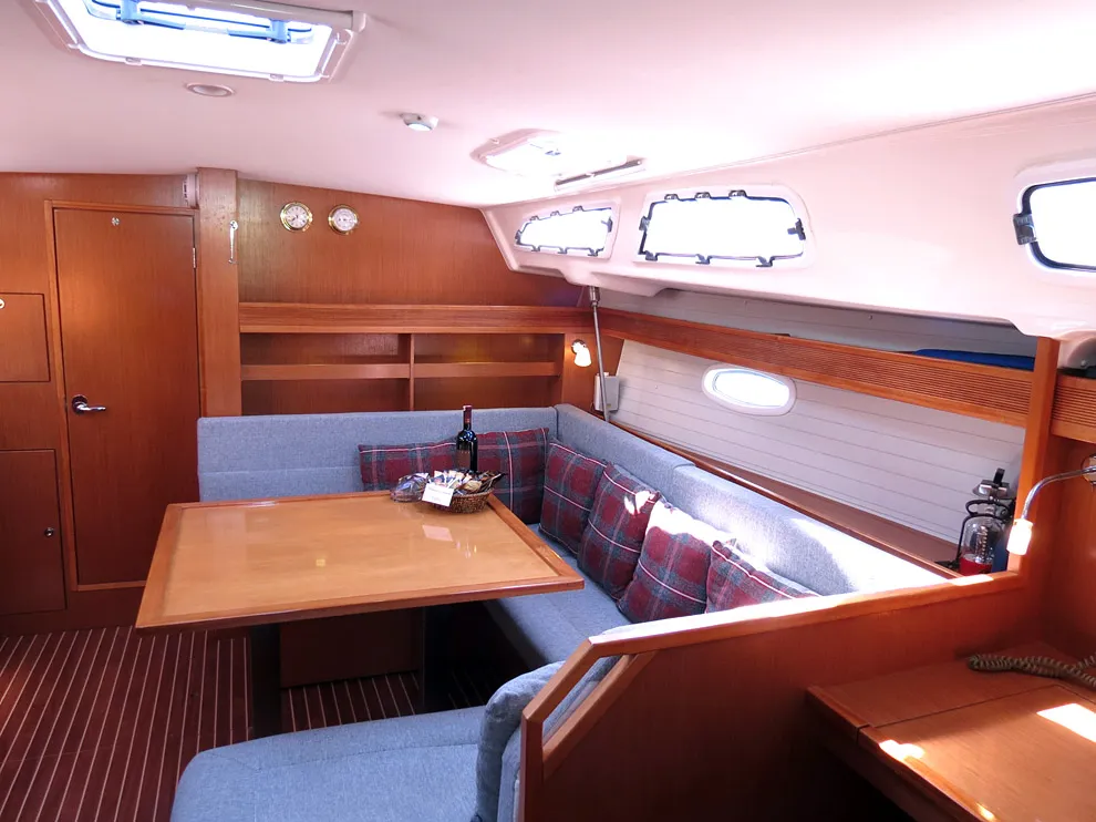 Bavaria 43 Cruiser — jahtikuva 4