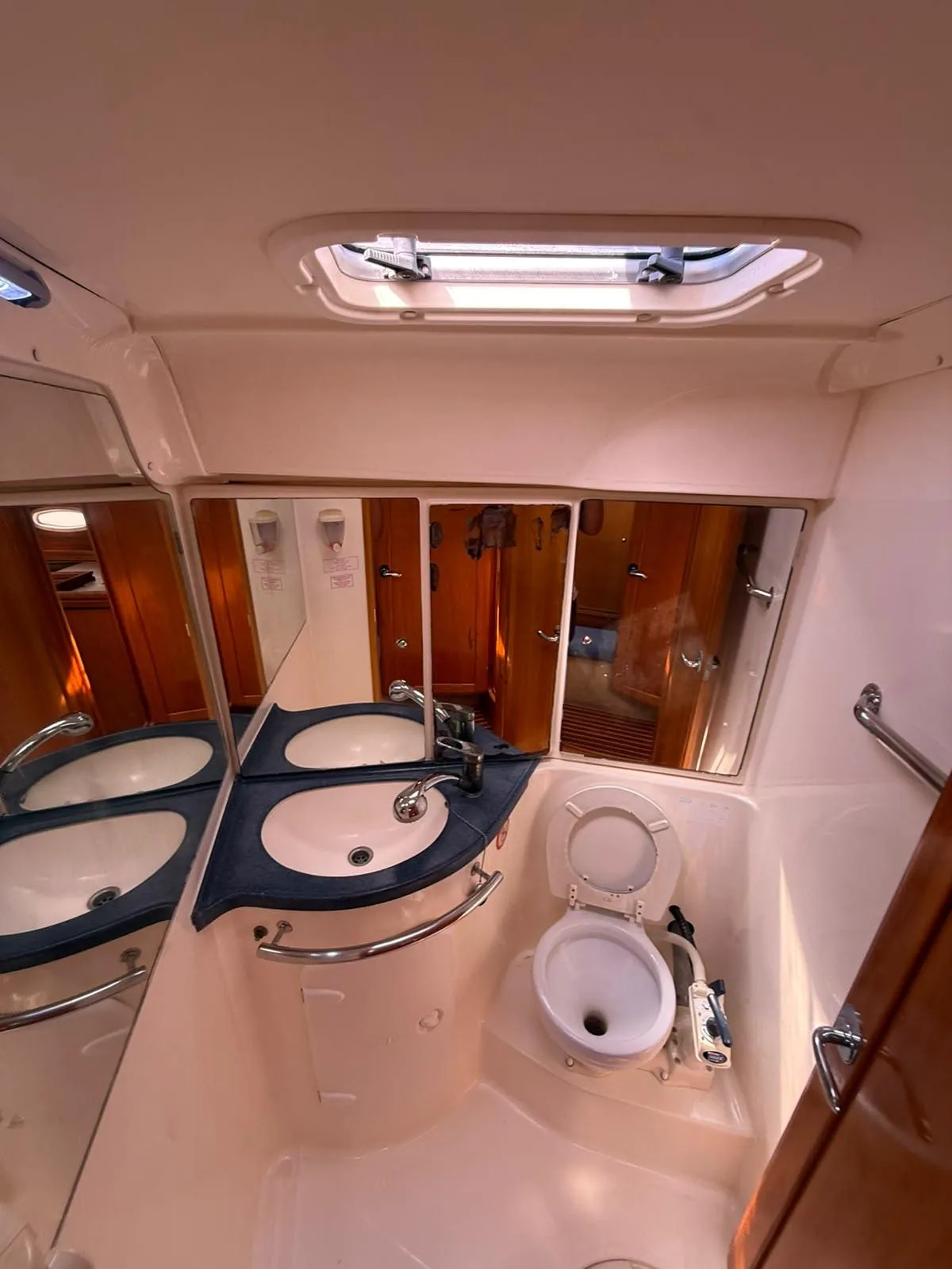 Bavaria 42 Cruiser — jahtikuva 7