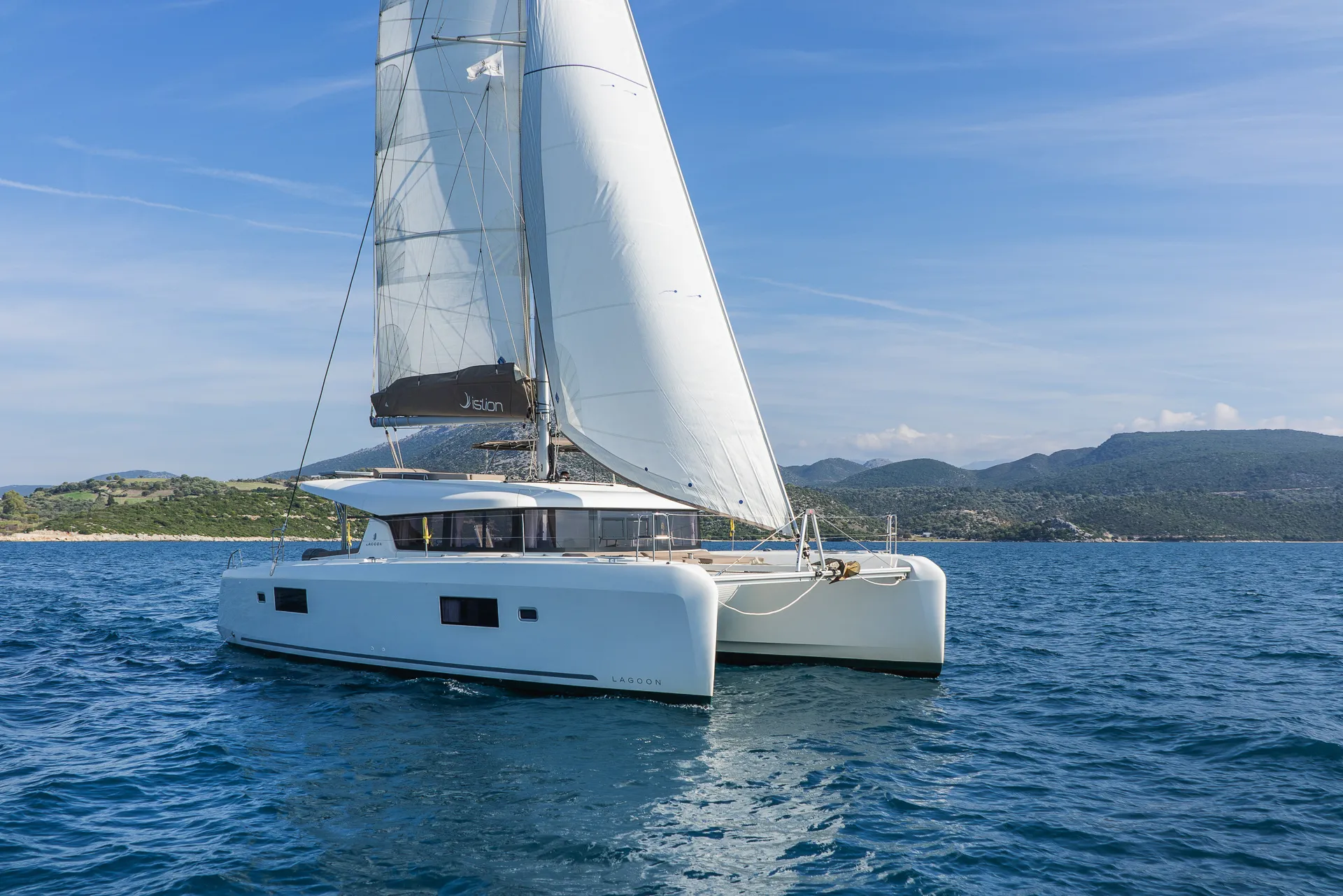 Lagoon 42 White Waves — jahtikuva 2