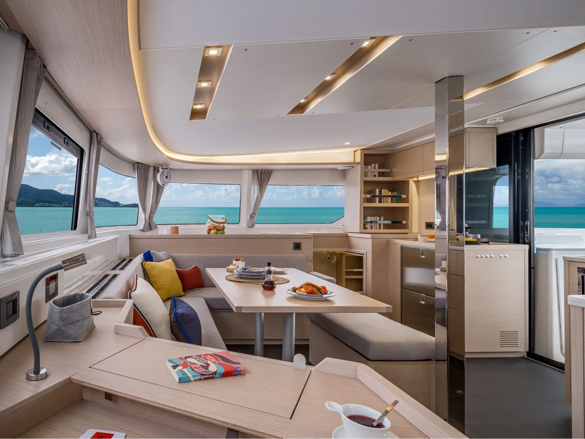 Lagoon 46 Thirteen — yacht photo 11