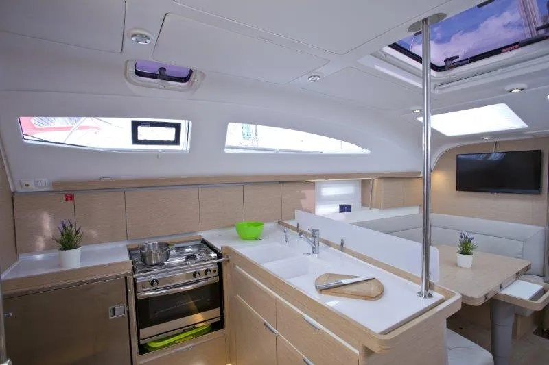 Elan Impression 45 MIDNIGHT — yacht photo 2