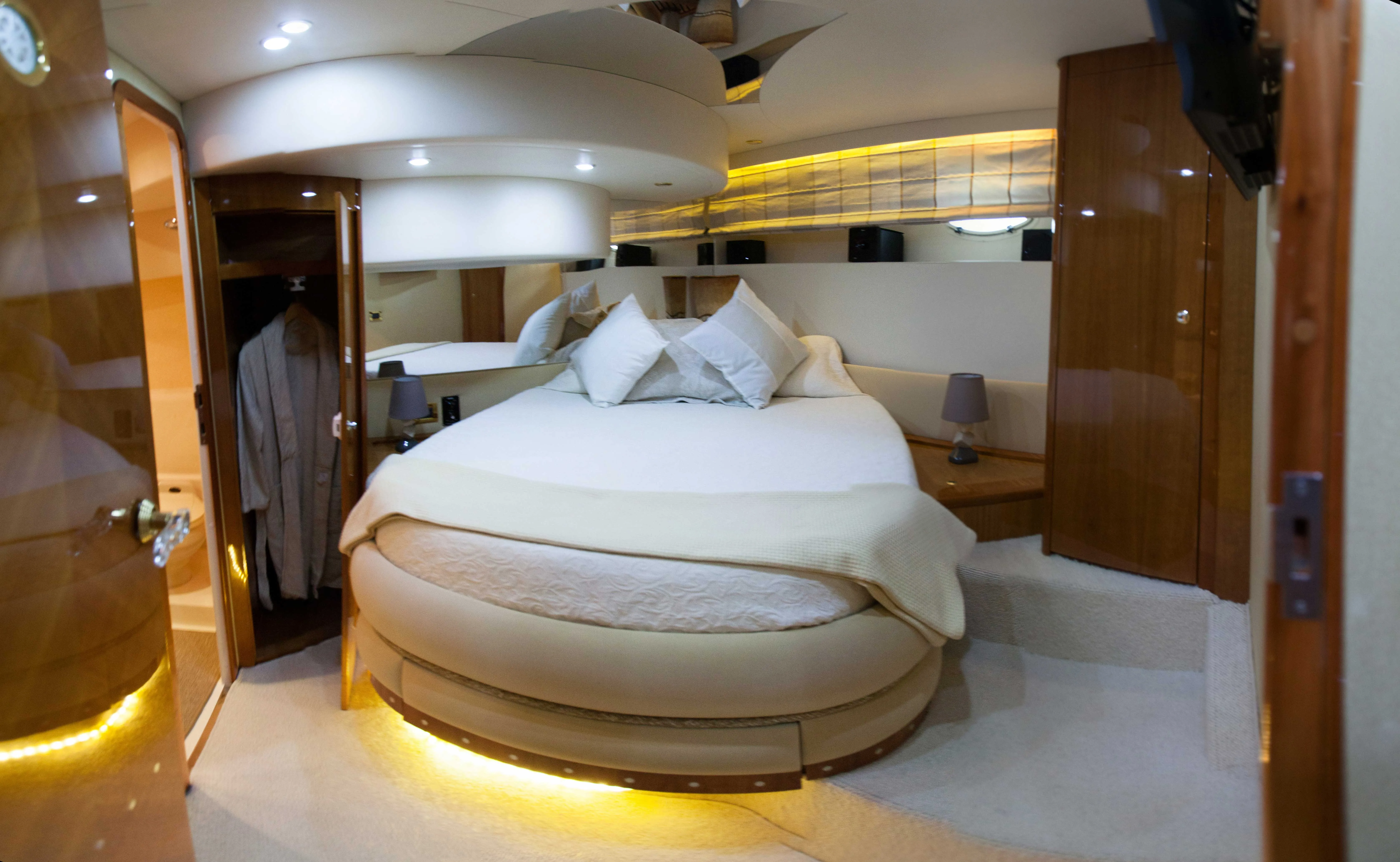 Azimut 58 Premium + — yacht photo 3