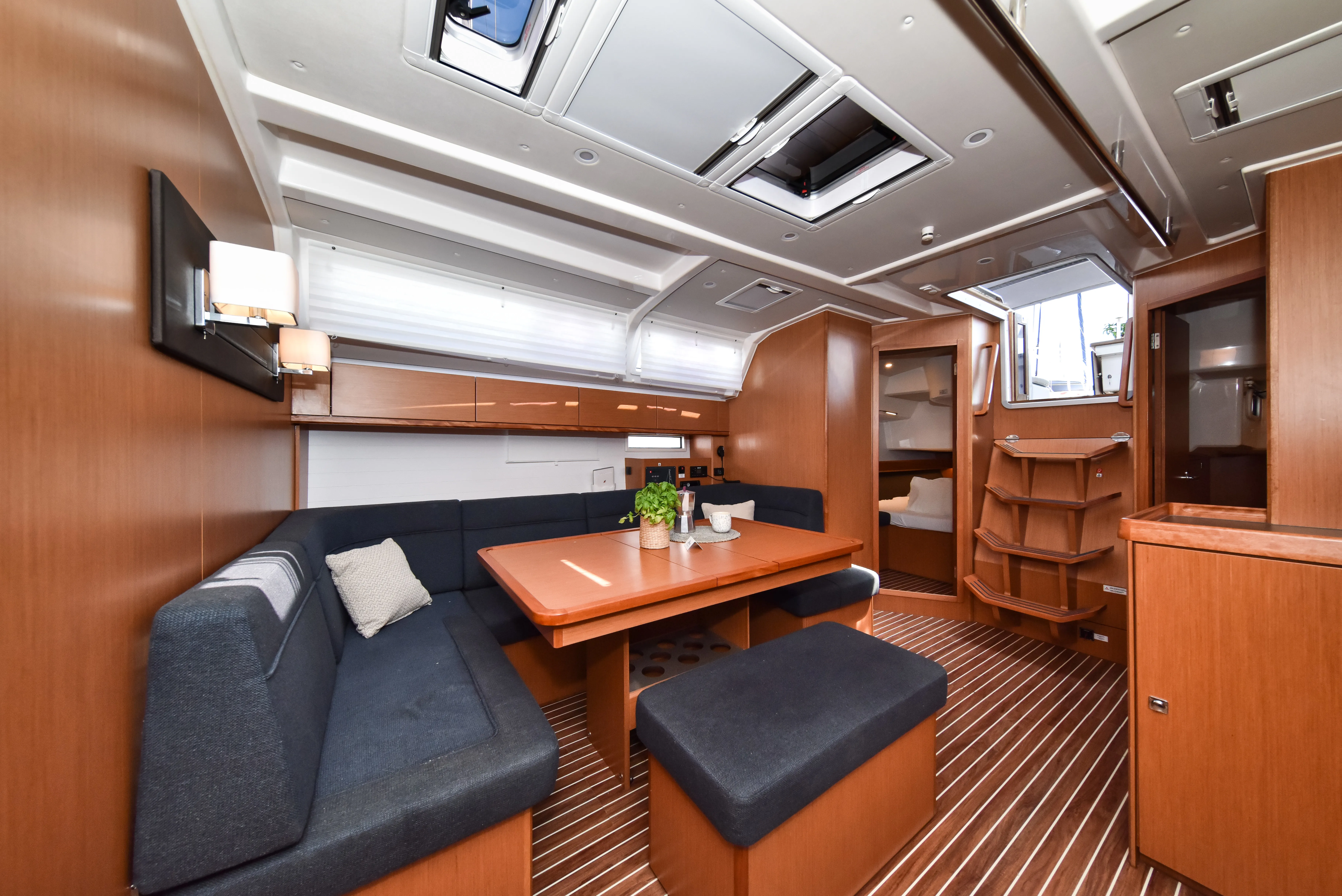 Bavaria Cruiser 46 Borgo Erizzo — фотография яхты 25
